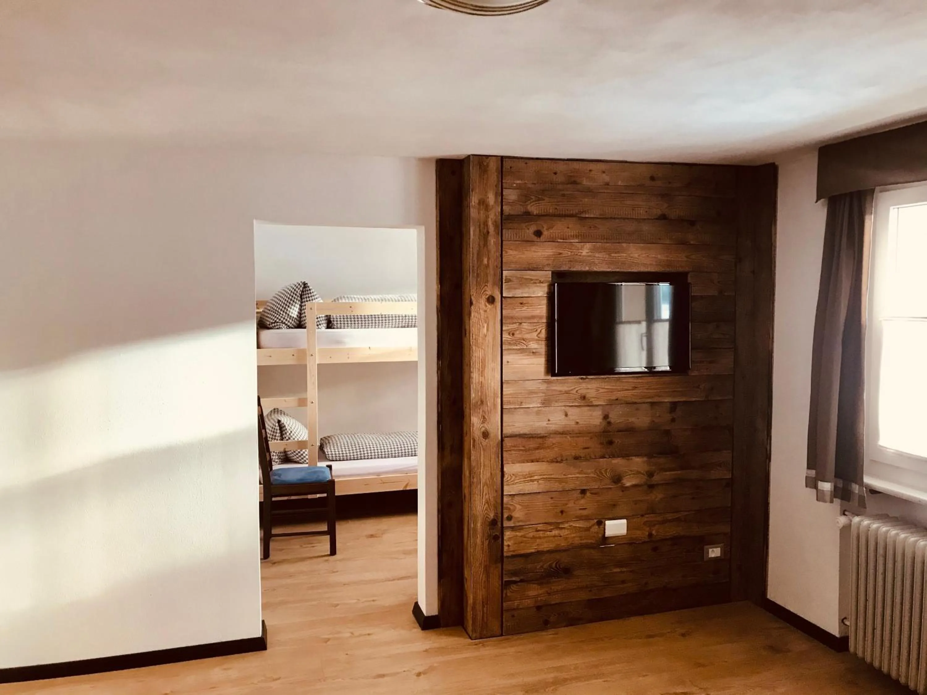 Bedroom, Bed in Mountain Lodge Sedrun