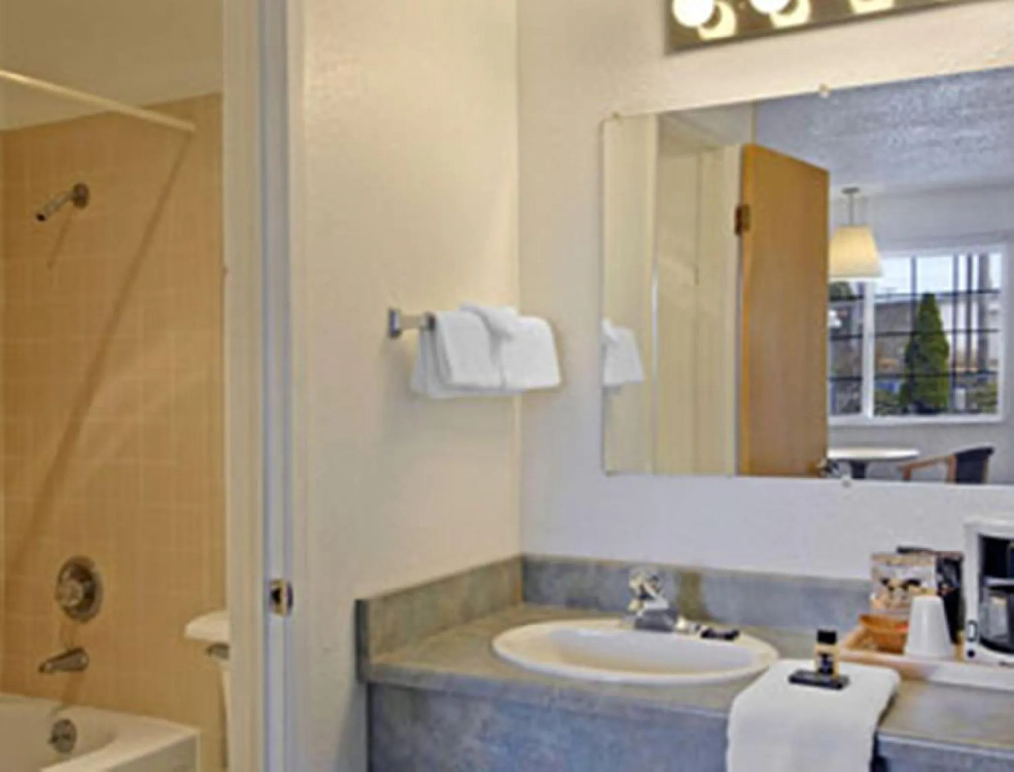 Bathroom in Redwood Inn