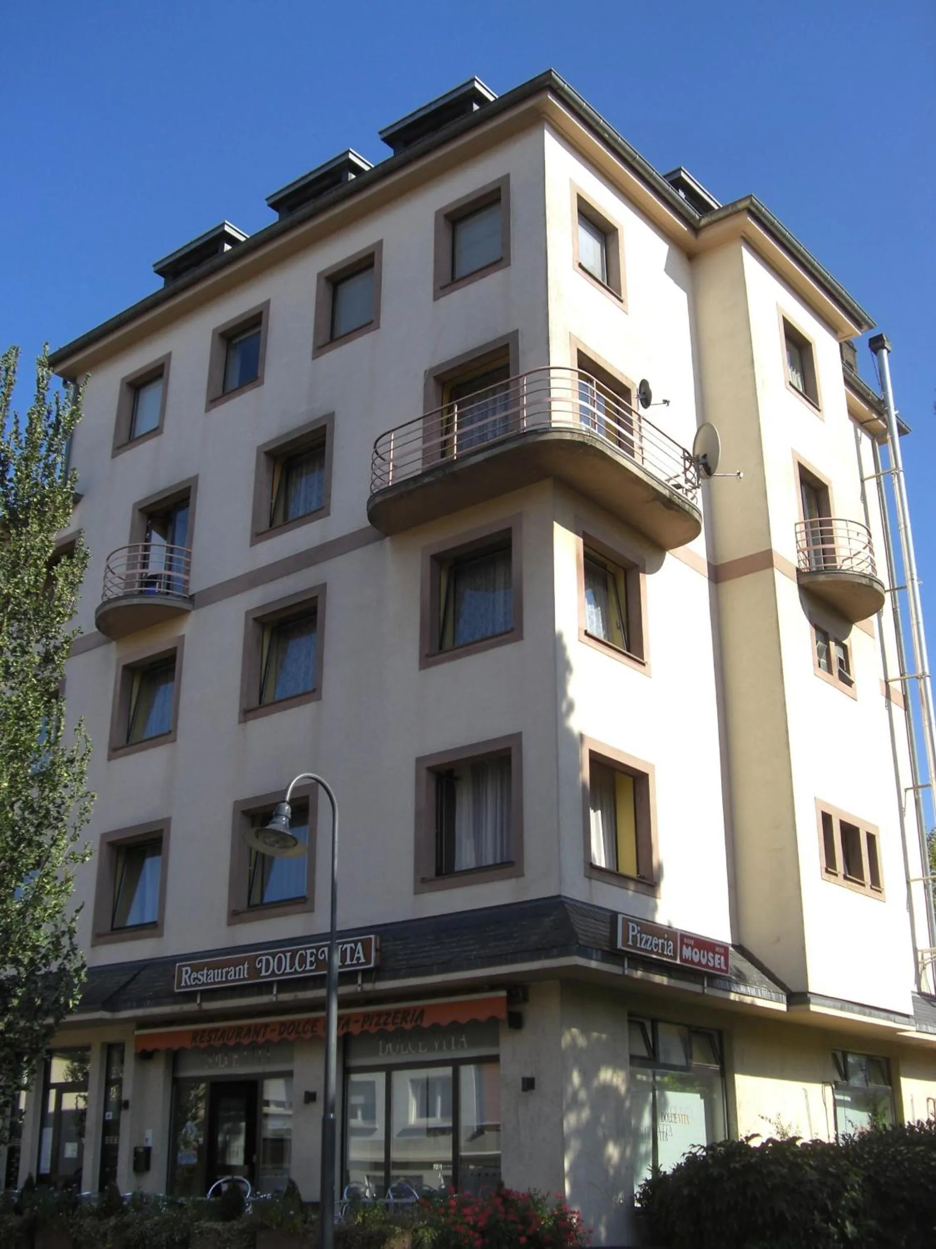 Property building in Dolce Vita