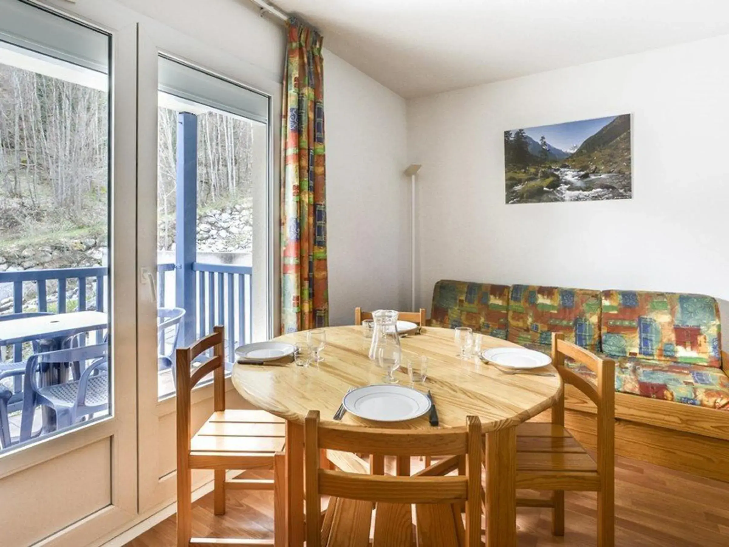 Appartement cosy à Cauterets, 4 pers, balcon, proche centre et télécabine - FR-1-401-111 Appartement cosy à Cauterets, 4 pers, balcon, proche centre et télécabine - FR-1-401-111