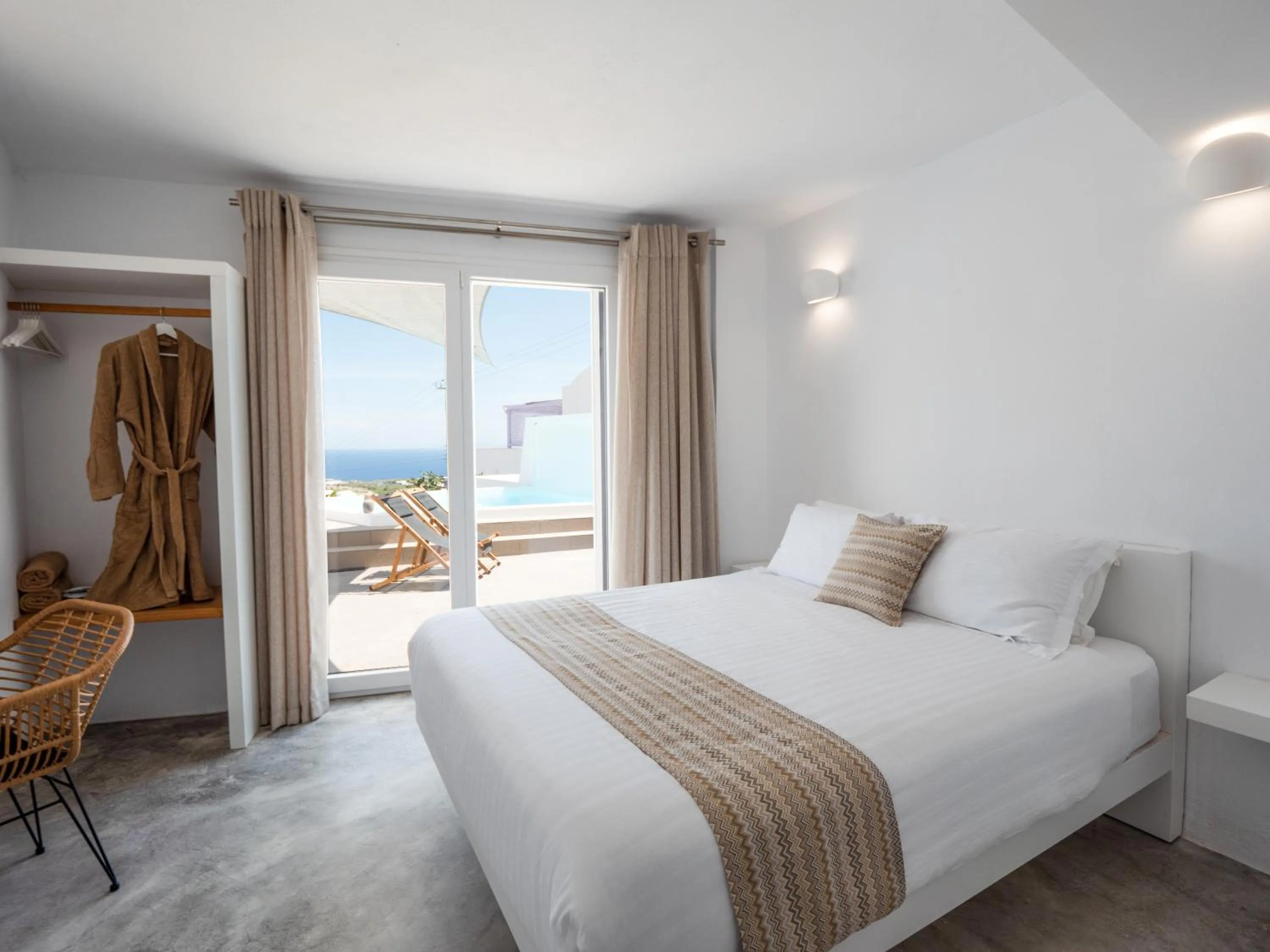 Bedroom, Bed in Valery Suites