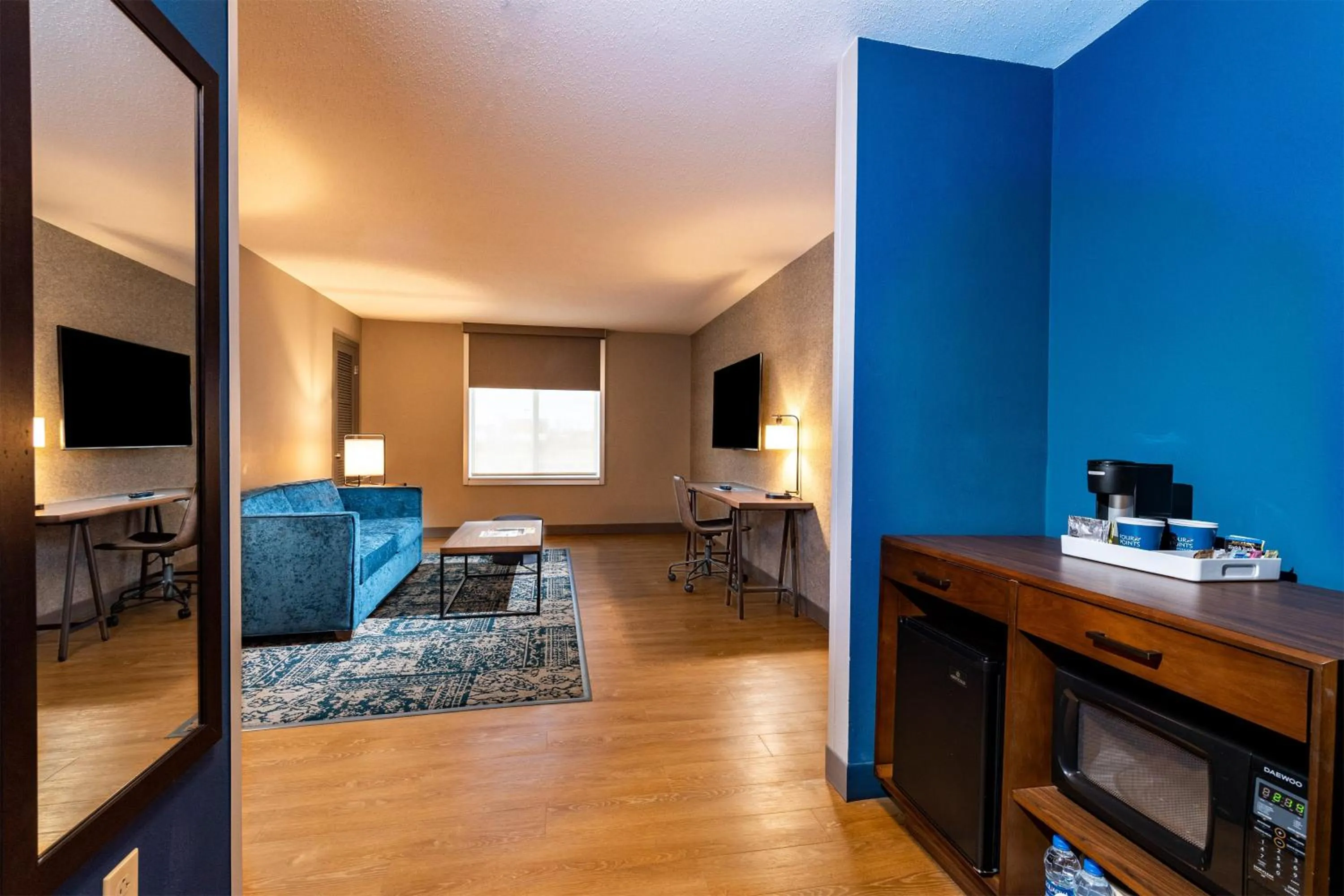 Photo of the whole room, Bed in Radisson Hotel Fairview Heights - St Louis