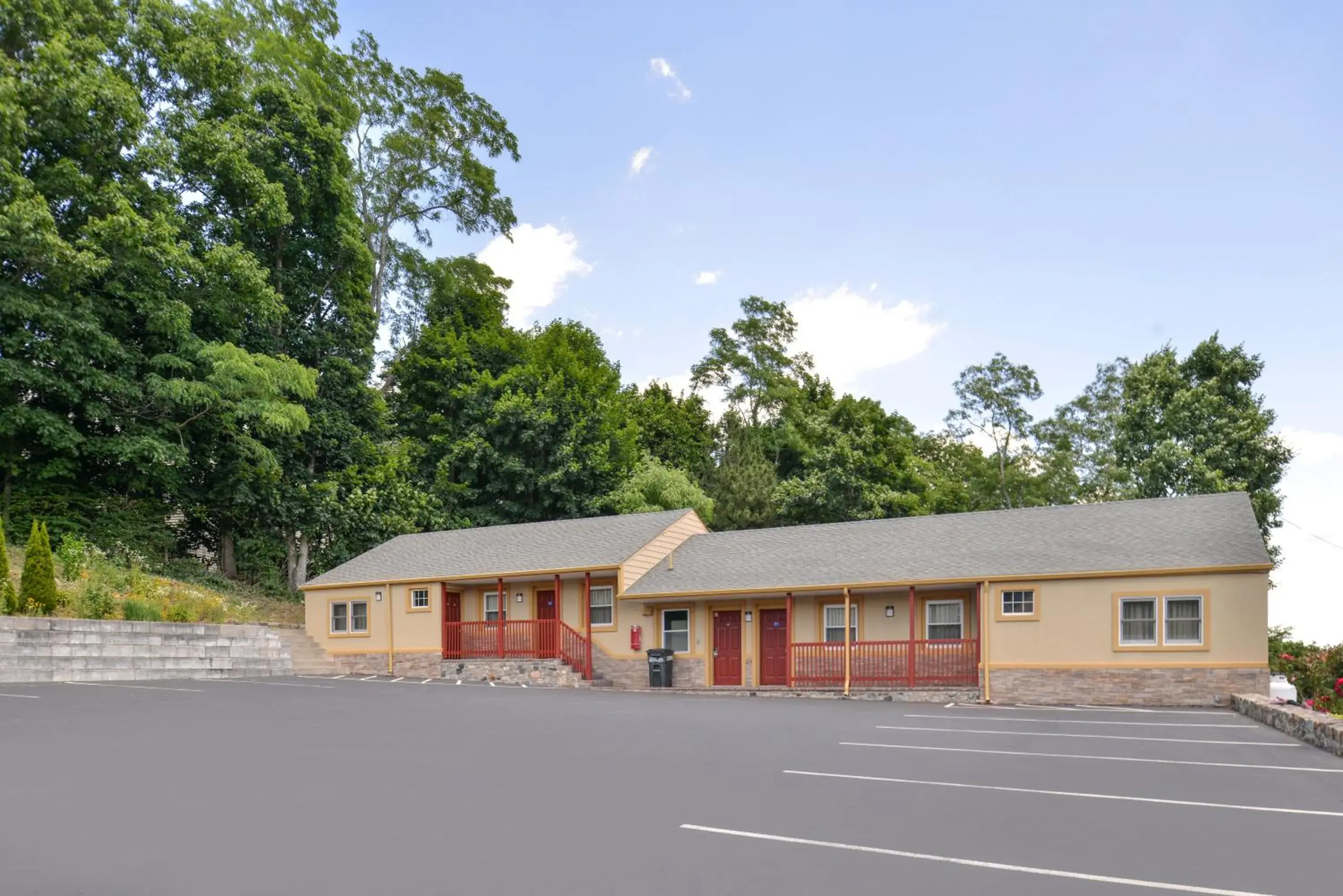 Day in Golden Hill Inn-Danbury Day in Golden Hill Inn-Danbury