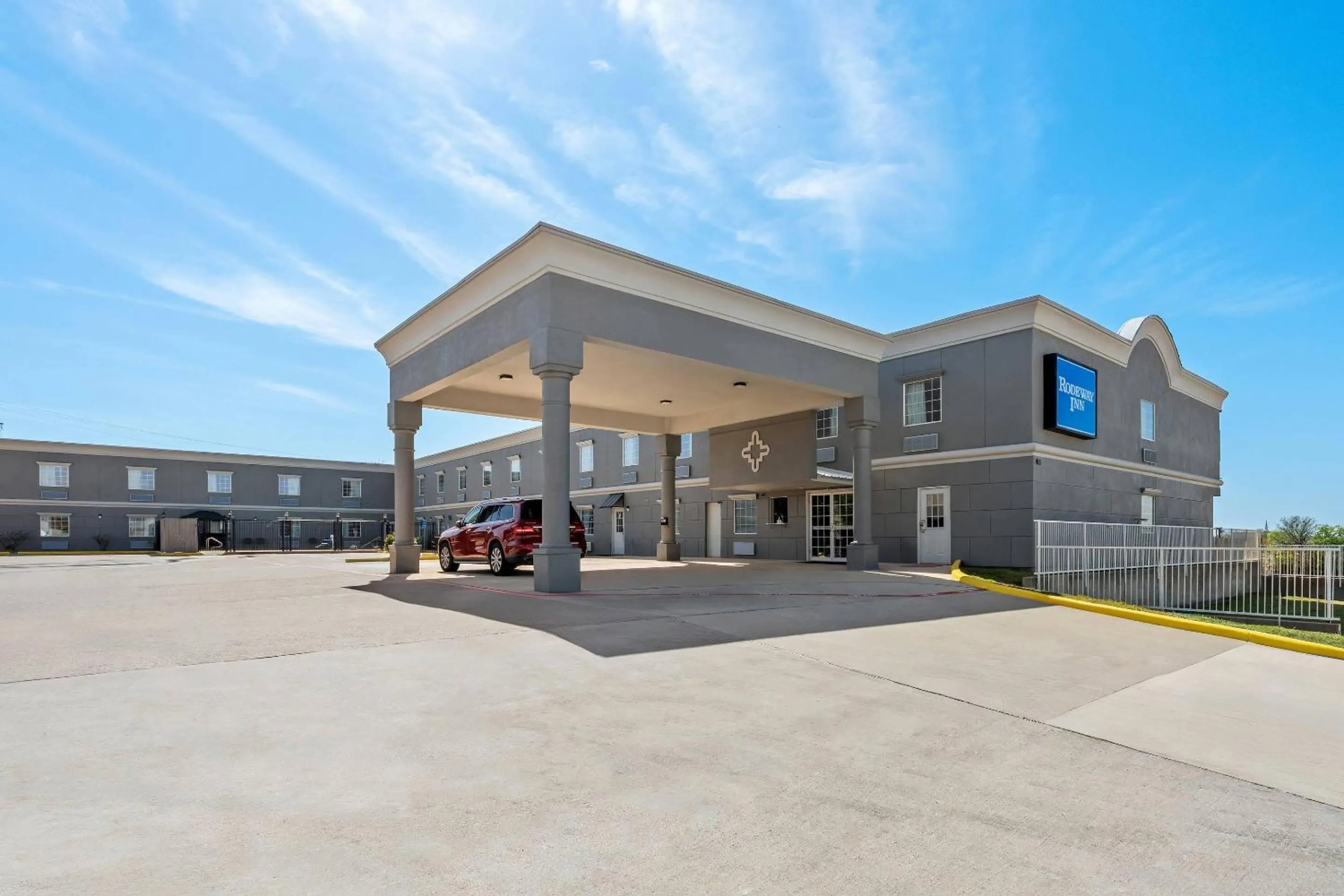 Property building in Rodeway Inn