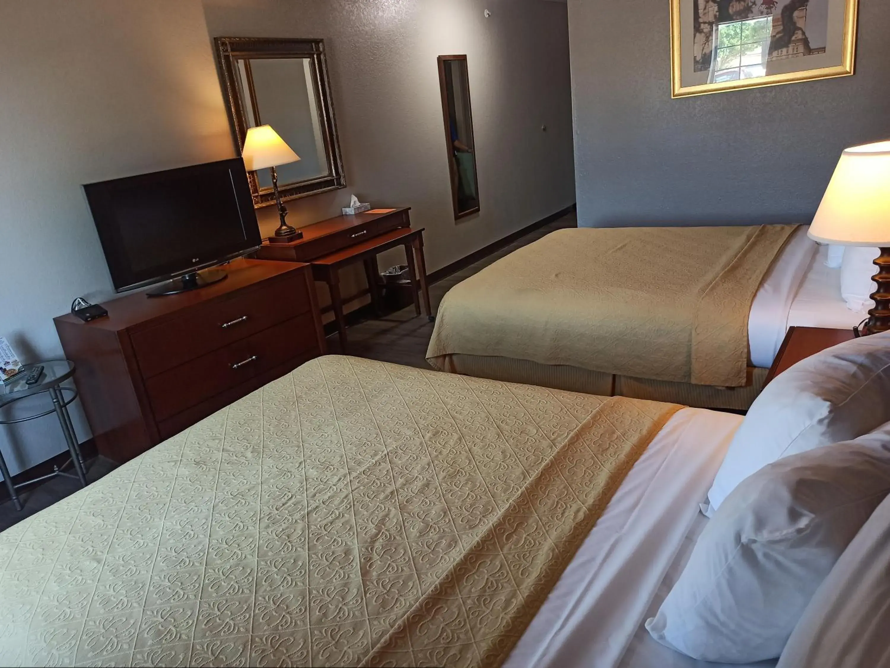 TV and multimedia, Bed in Americas Best Value Inn - Temple TV and multimedia, Bed in Americas Best Value Inn - Temple