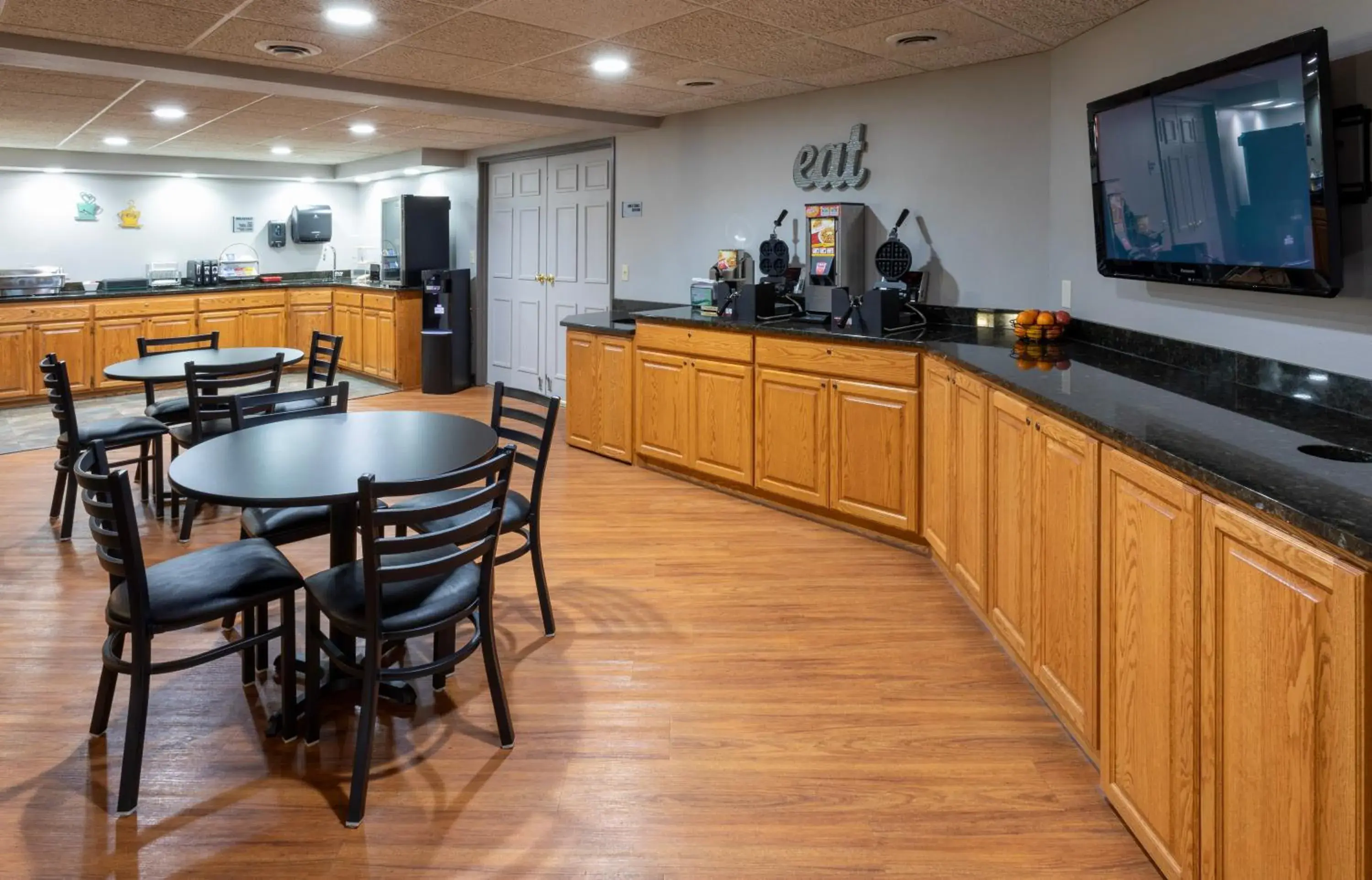 Breakfast in Paynesville Inn & Suites Breakfast in Paynesville Inn & Suites