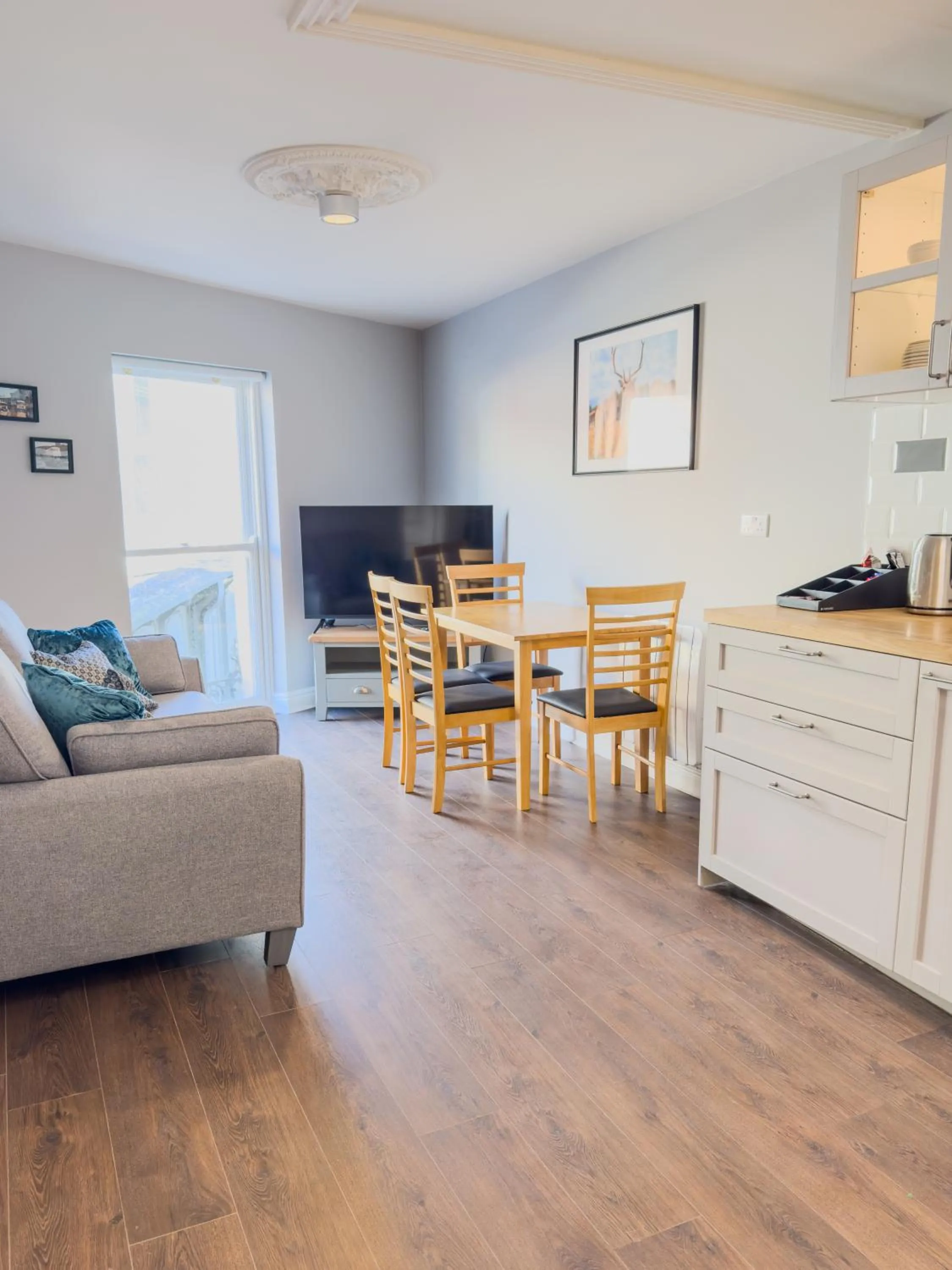 TV and multimedia in Molloys Apartments