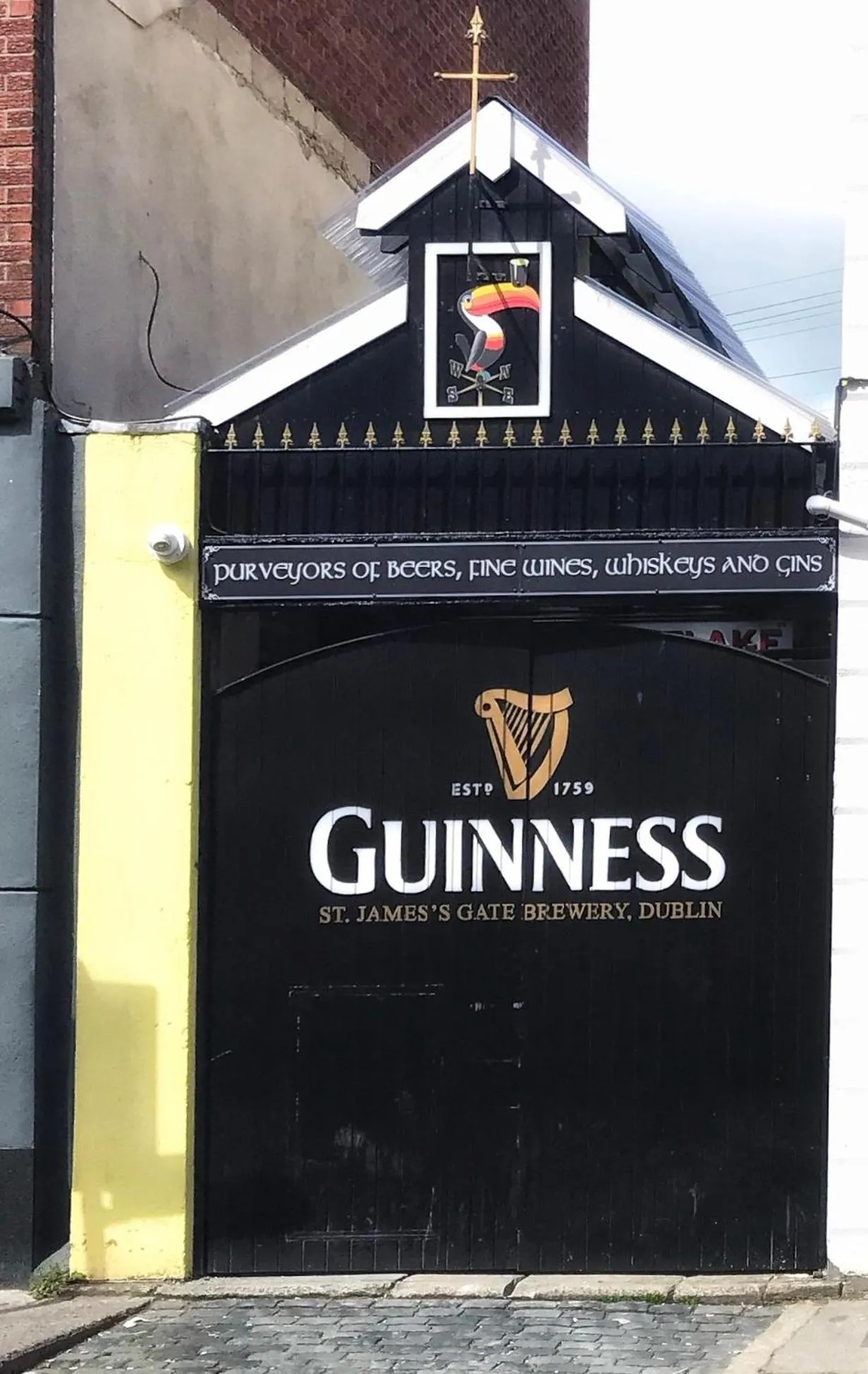 Property building in Molloys Apartments