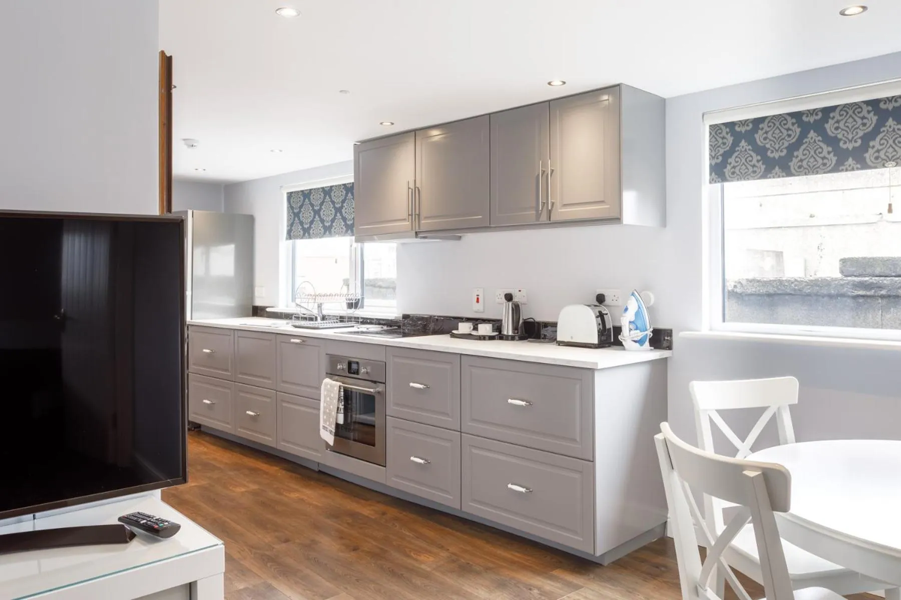 TV and multimedia in Molloys Apartments