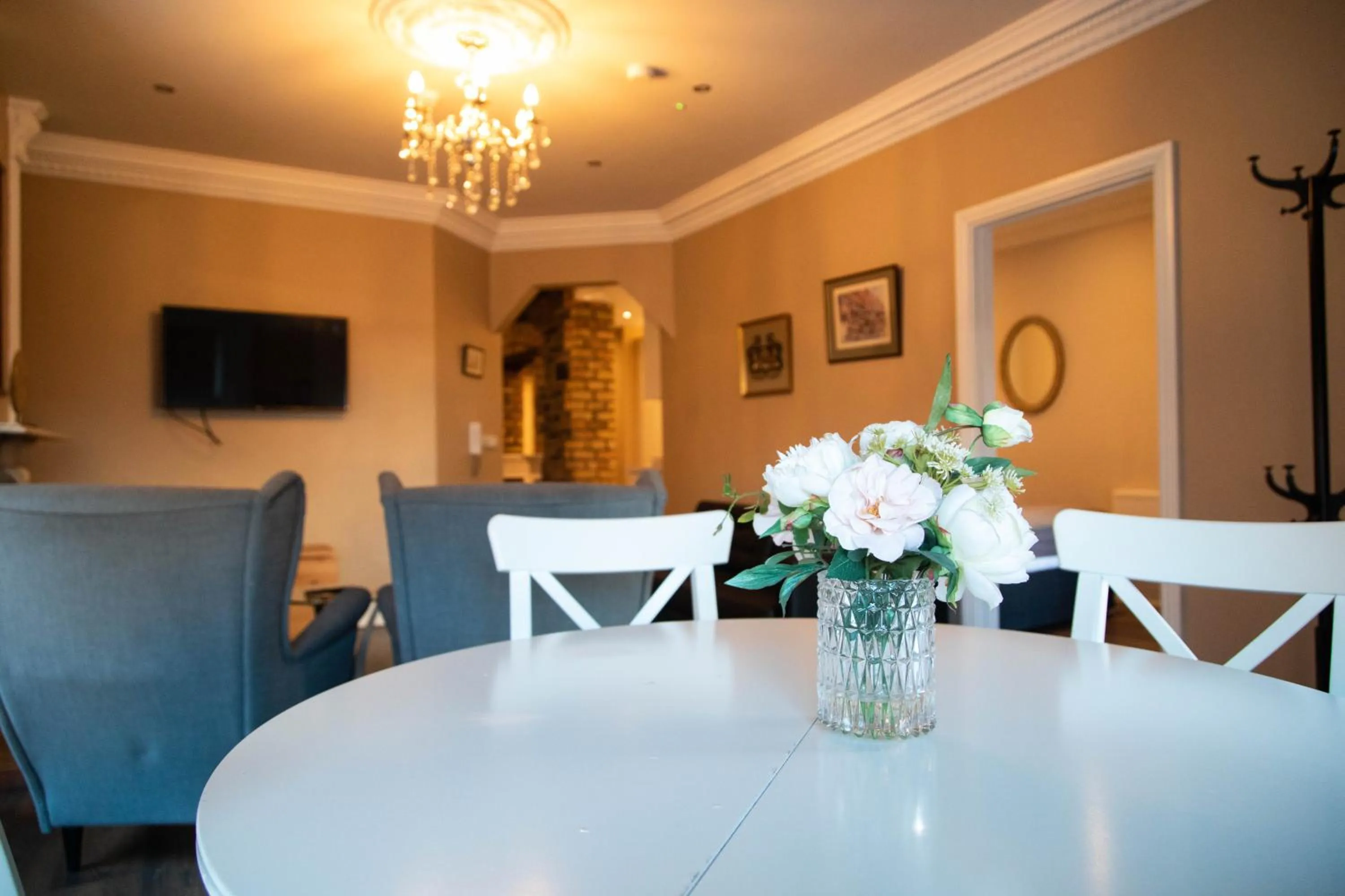 Dining area in Molloys Apartments