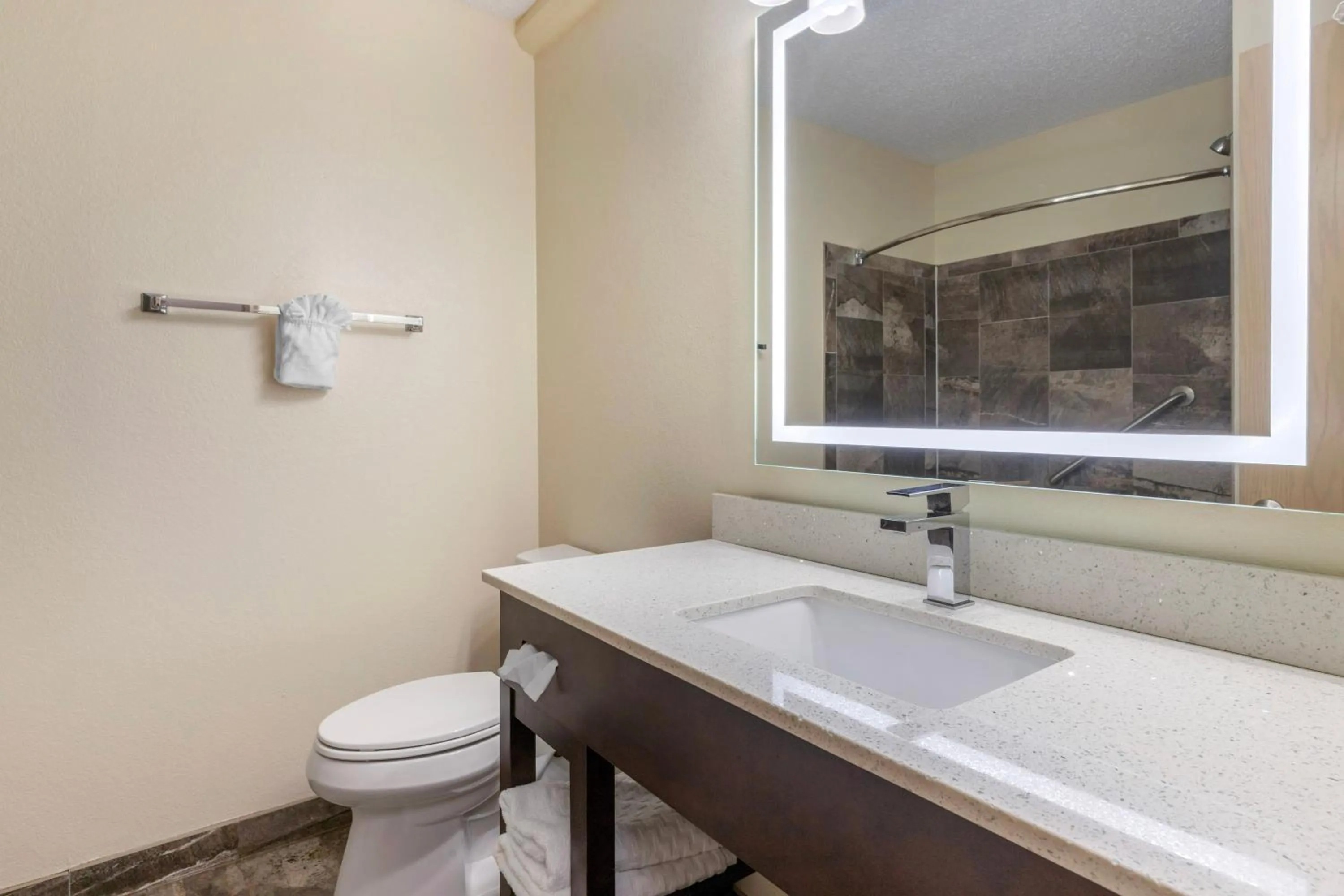 Bathroom in Best Western Aspen Hotel