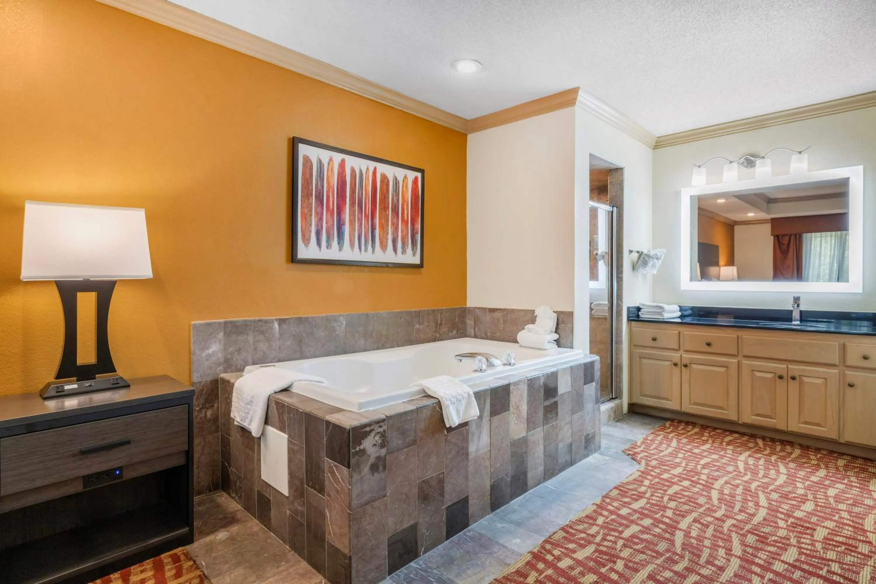 Bathroom, Bed in Best Western Aspen Hotel