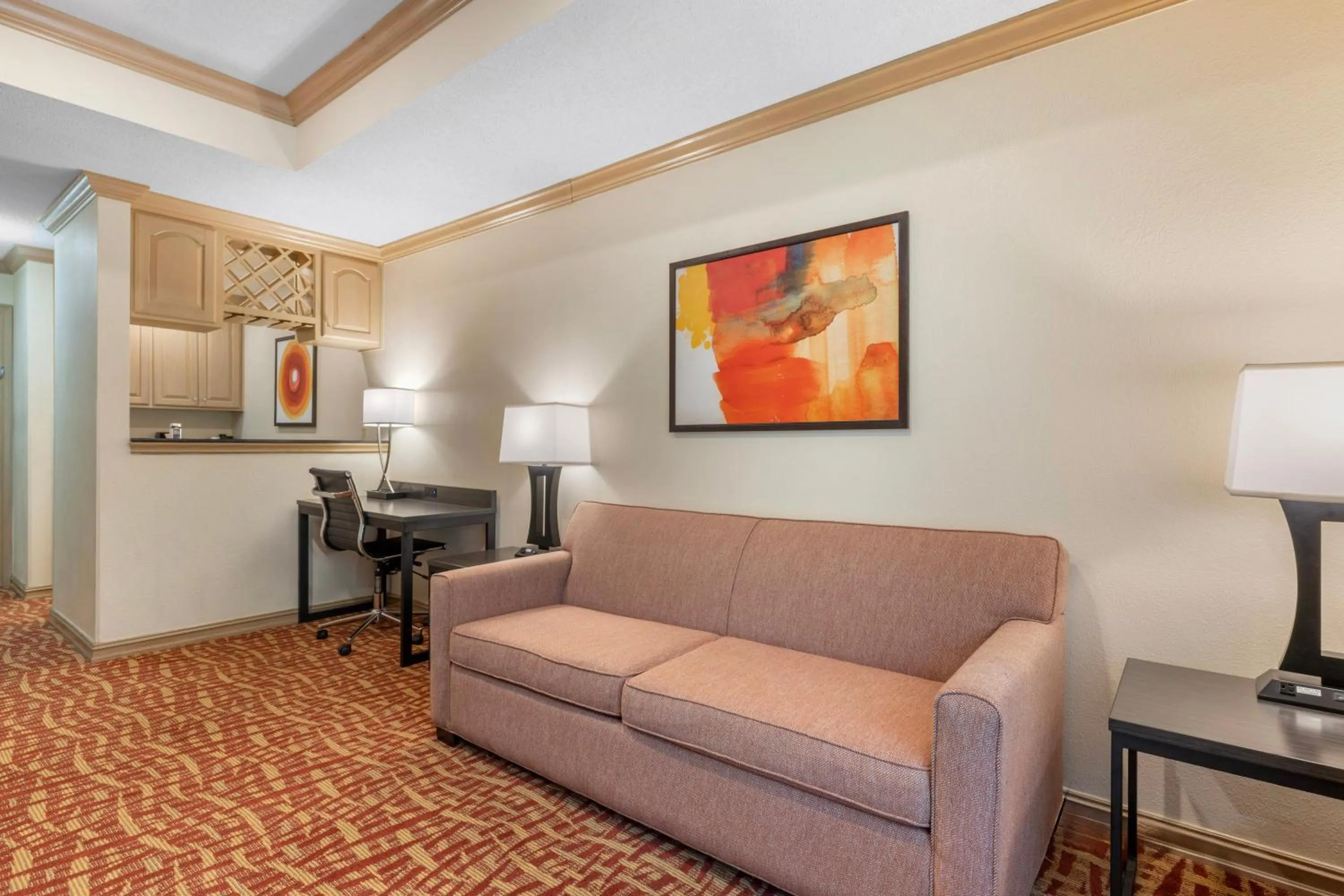 Living room in Best Western Aspen Hotel