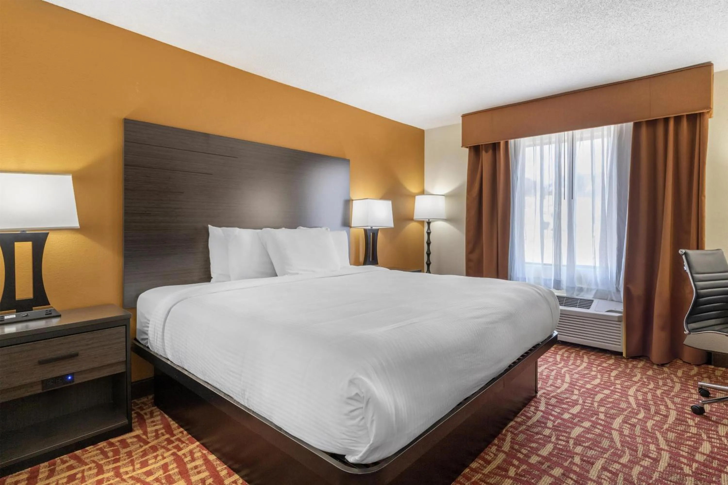 Bedroom, Bed in Best Western Aspen Hotel