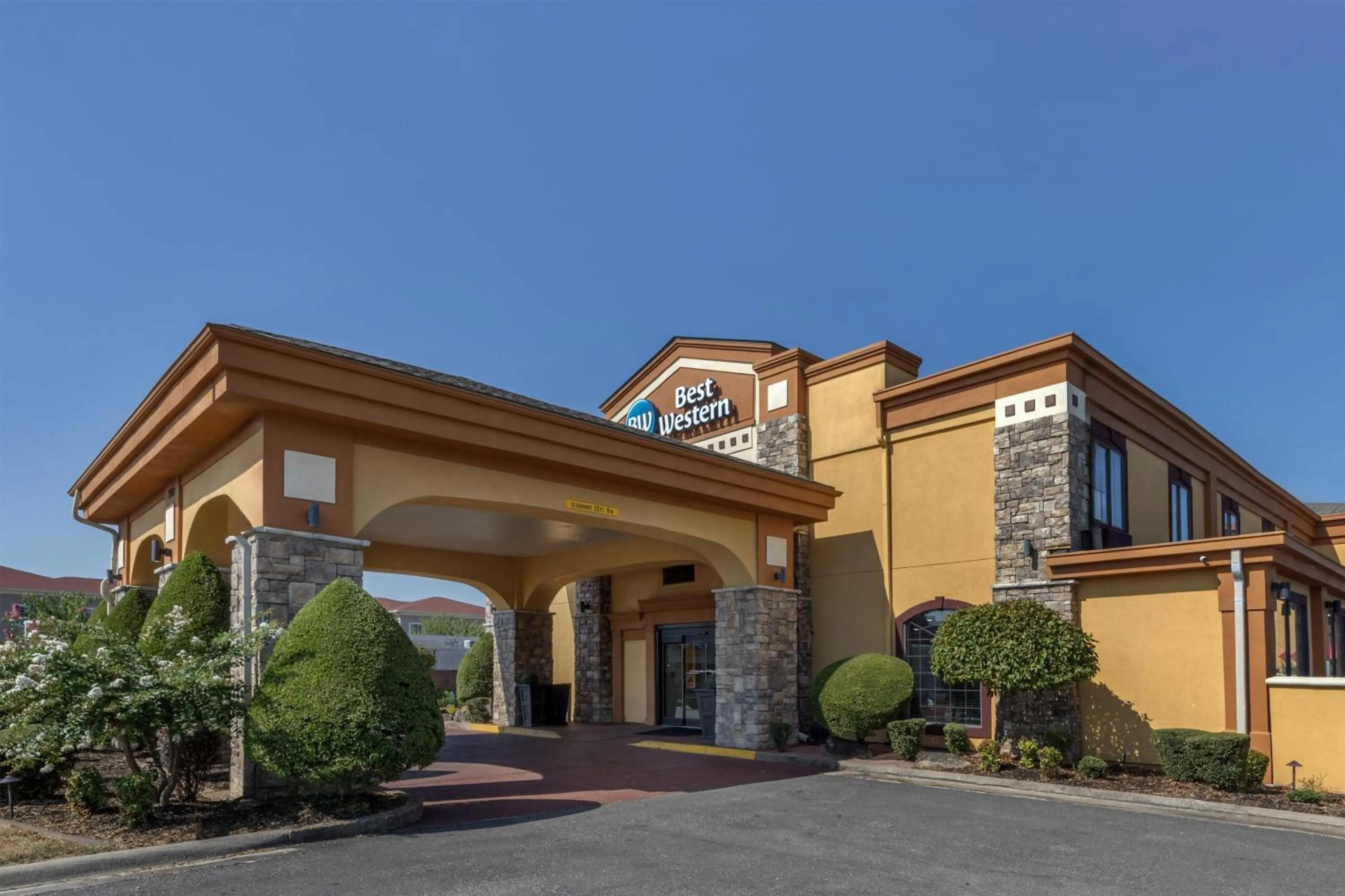 Property building in Best Western Aspen Hotel