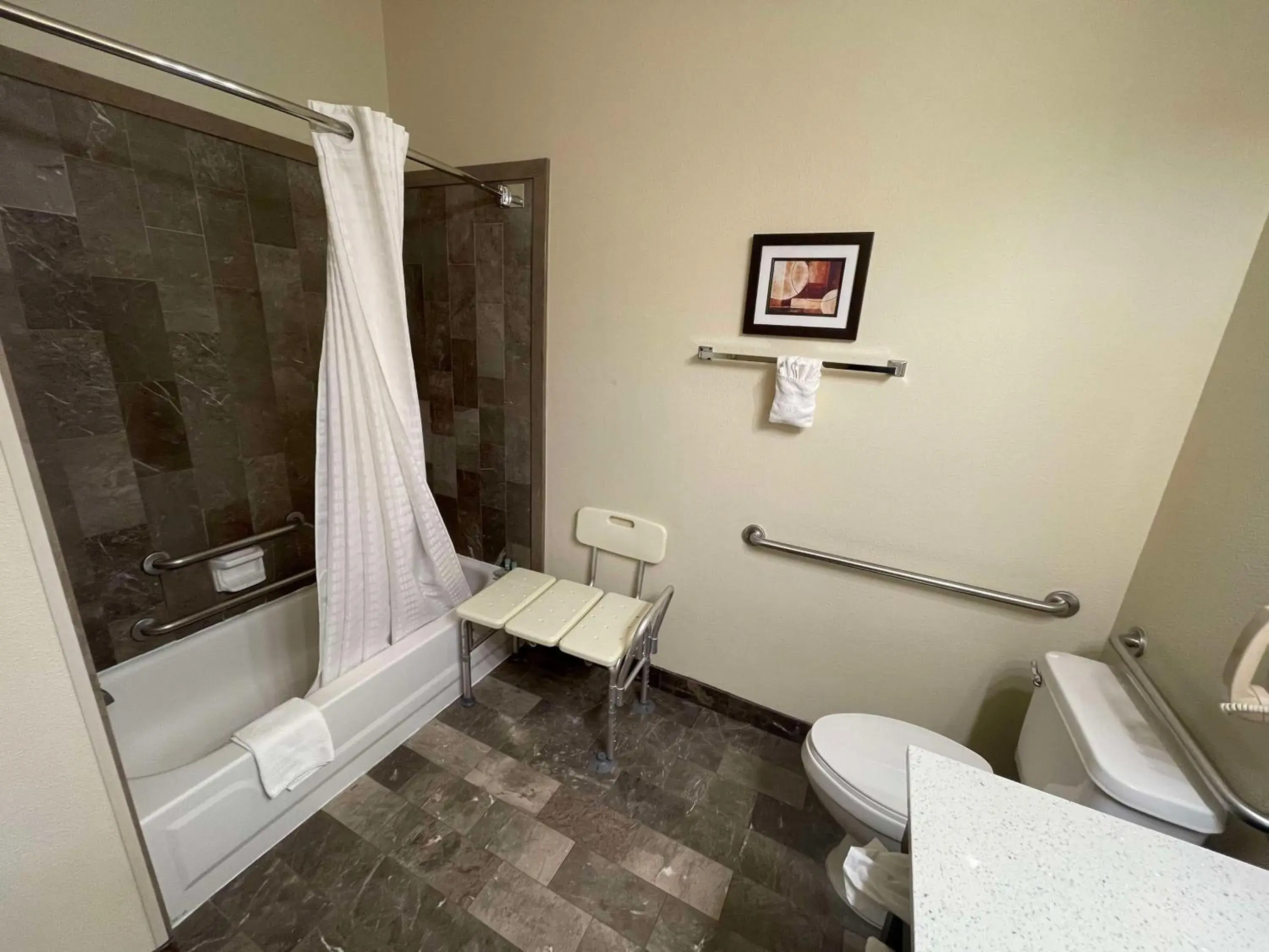 King Room with Bath Tub - Disability Access/Non-Smoking in Best Western Aspen Hotel King Room with Bath Tub - Disability Access/Non-Smoking in Best Western Aspen Hotel