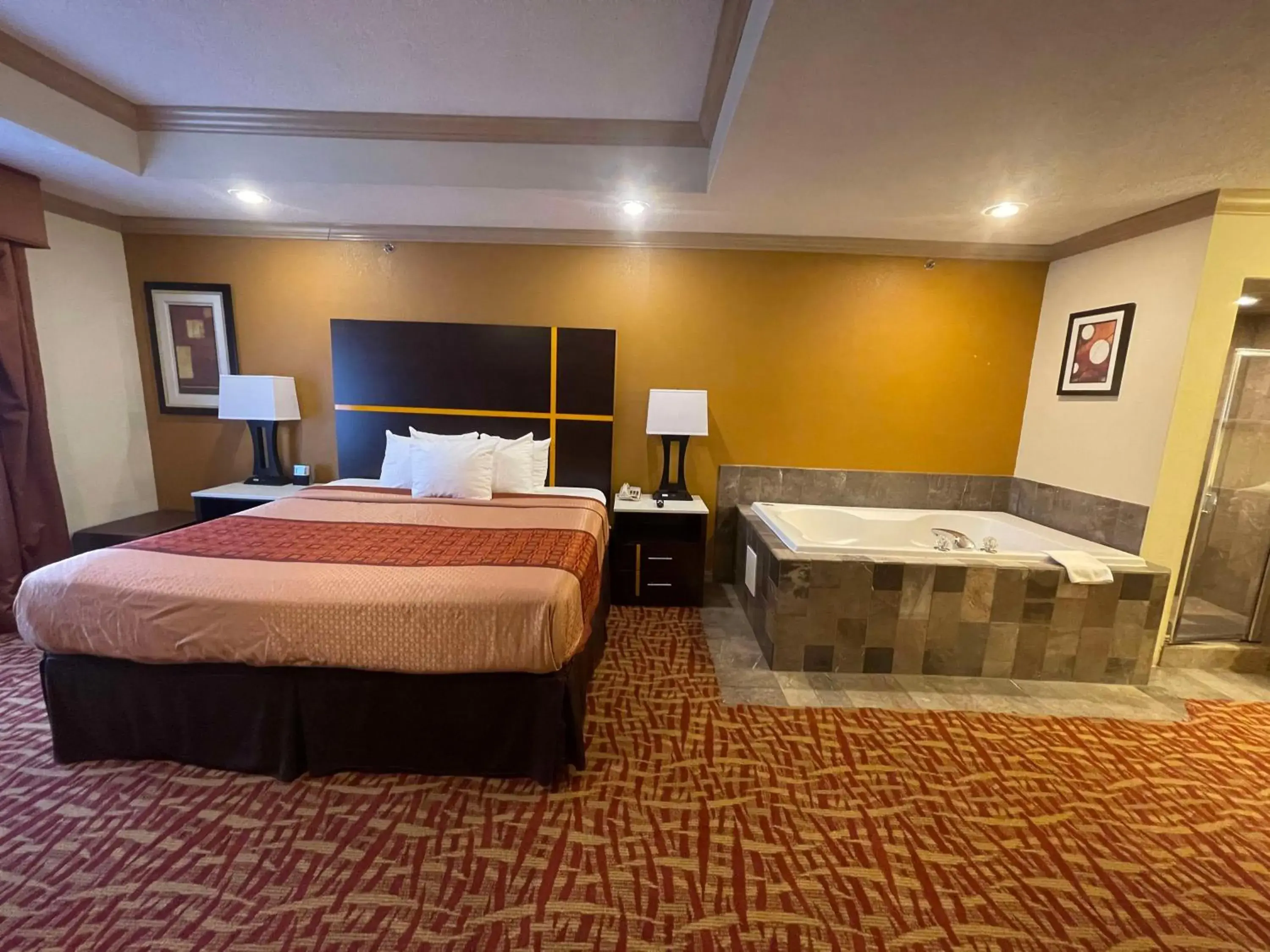 Photo of the whole room, Bed in Best Western Aspen Hotel Photo of the whole room, Bed in Best Western Aspen Hotel