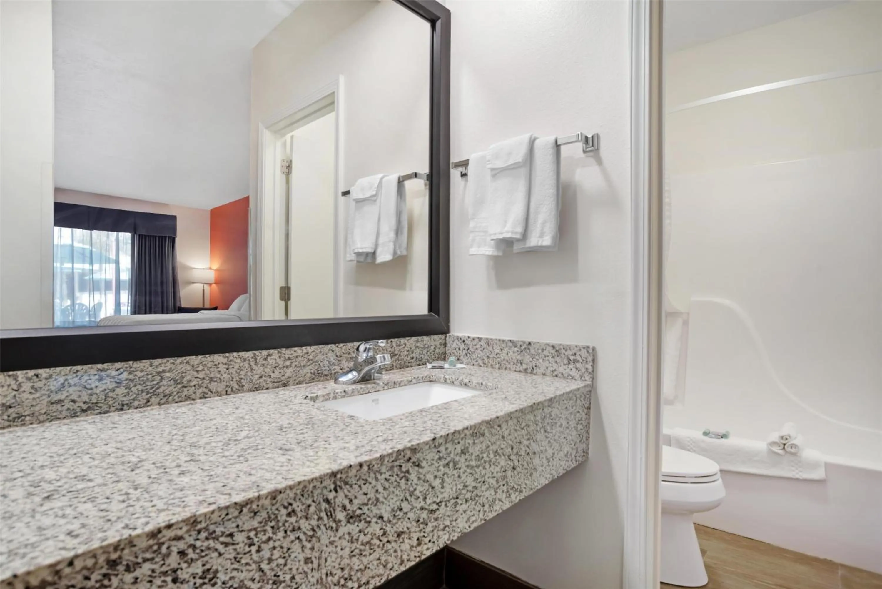 Bathroom in Best Western Navarre Waterfront