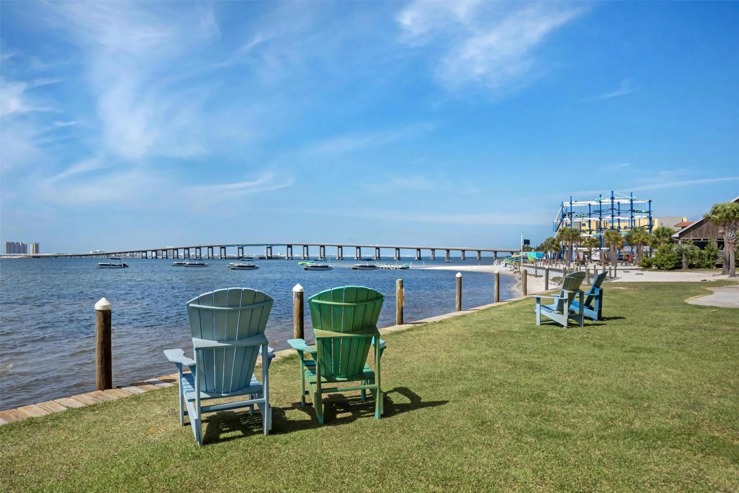 Property building in Best Western Navarre Waterfront