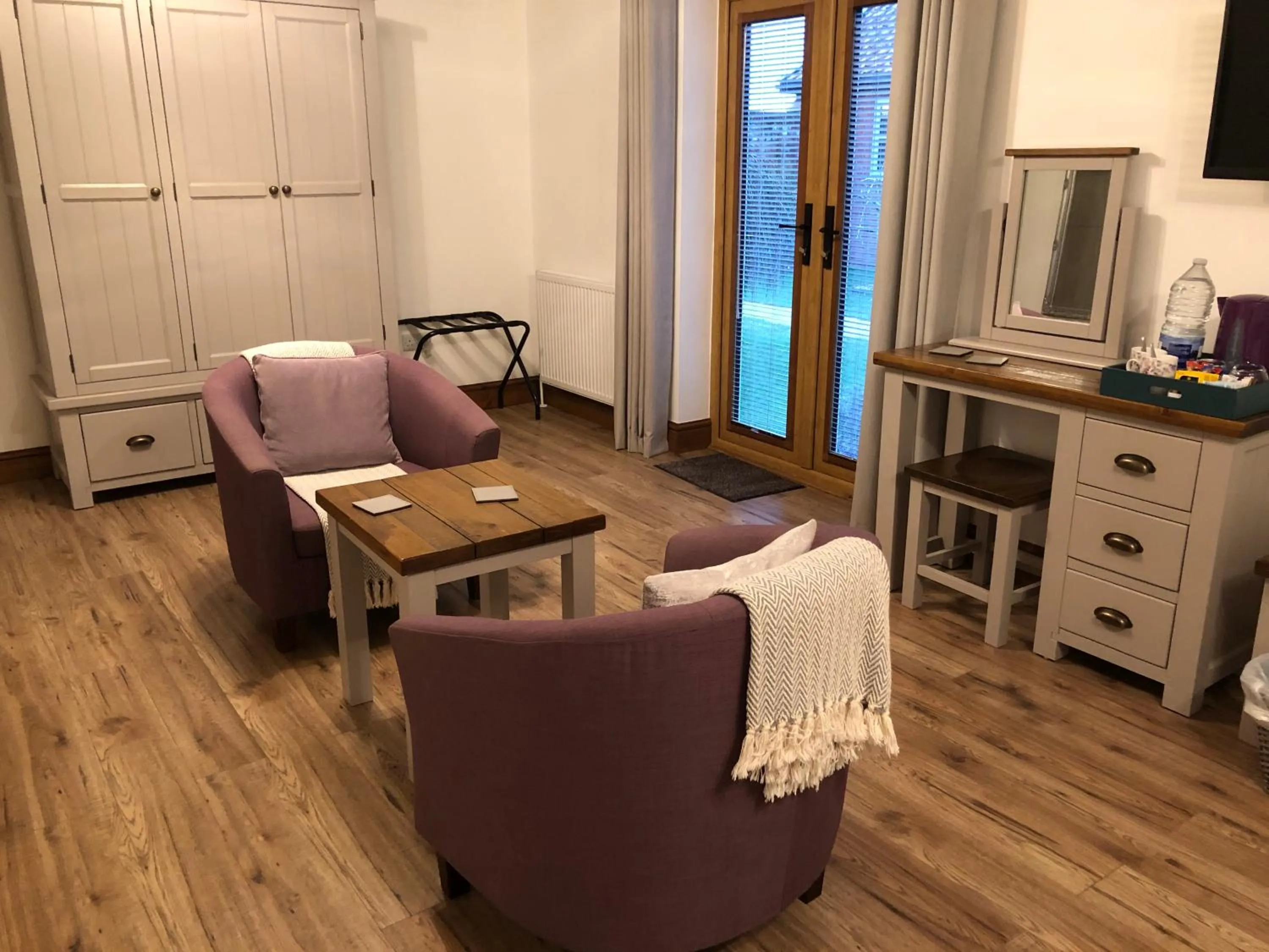 Seating area in Grove Barn Bed and Breakfast