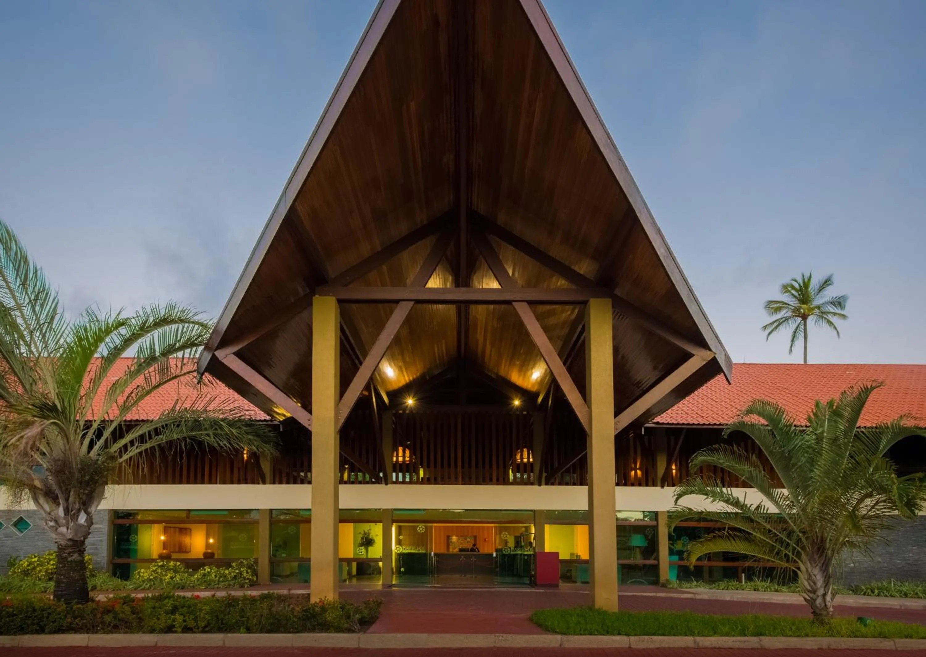 Facade/entrance in Marulhos Resort by MAI