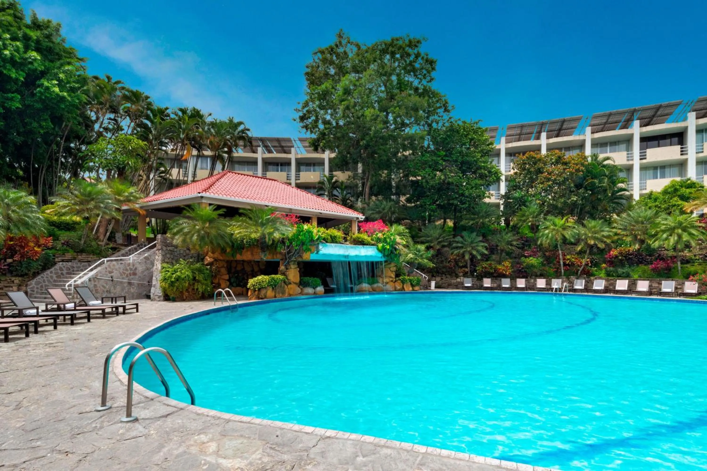 Swimming pool in Sheraton Presidente San Salvador