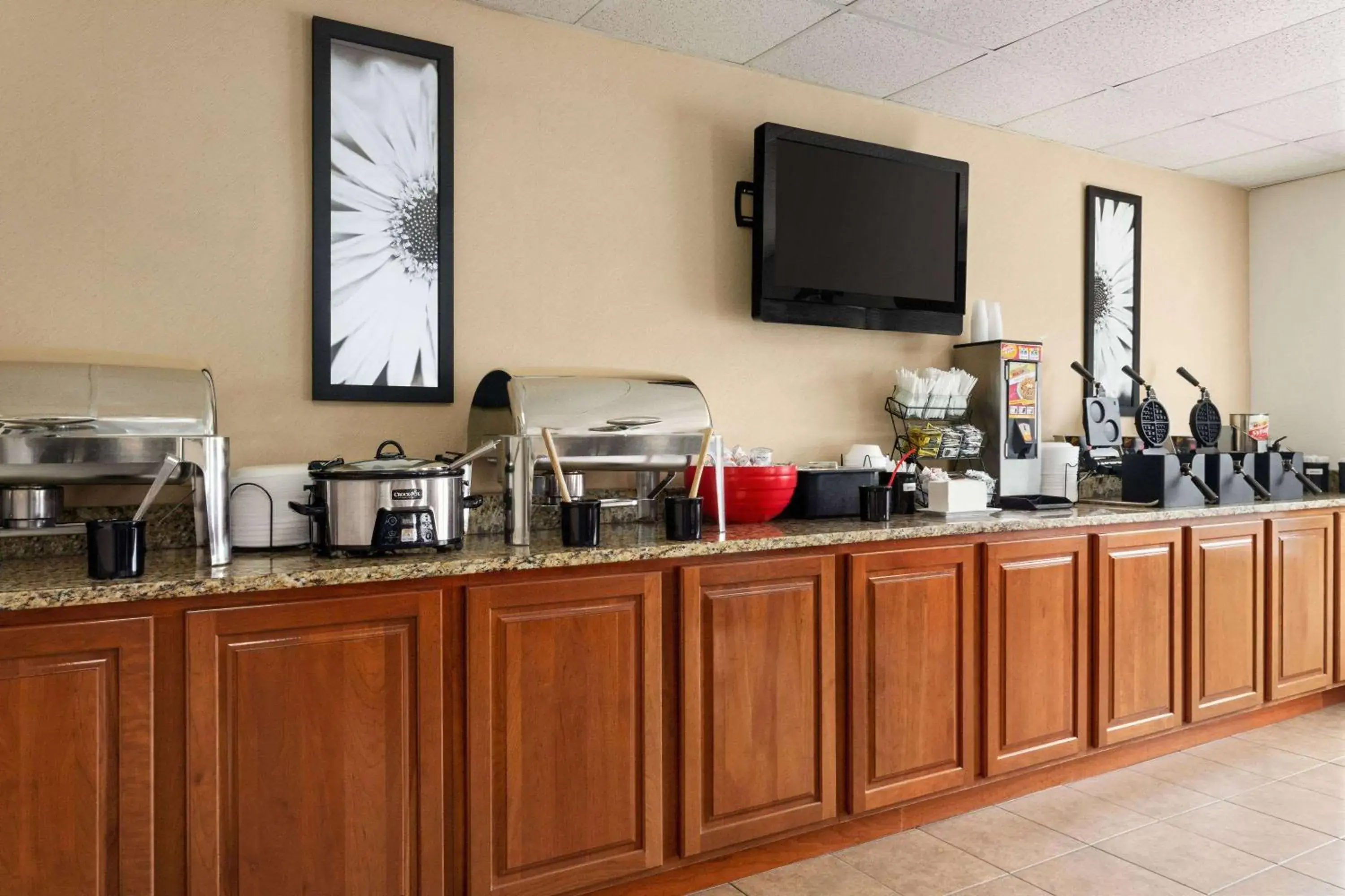 Breakfast in Ramada by Wyndham Pigeon Forge North Breakfast in Ramada by Wyndham Pigeon Forge North