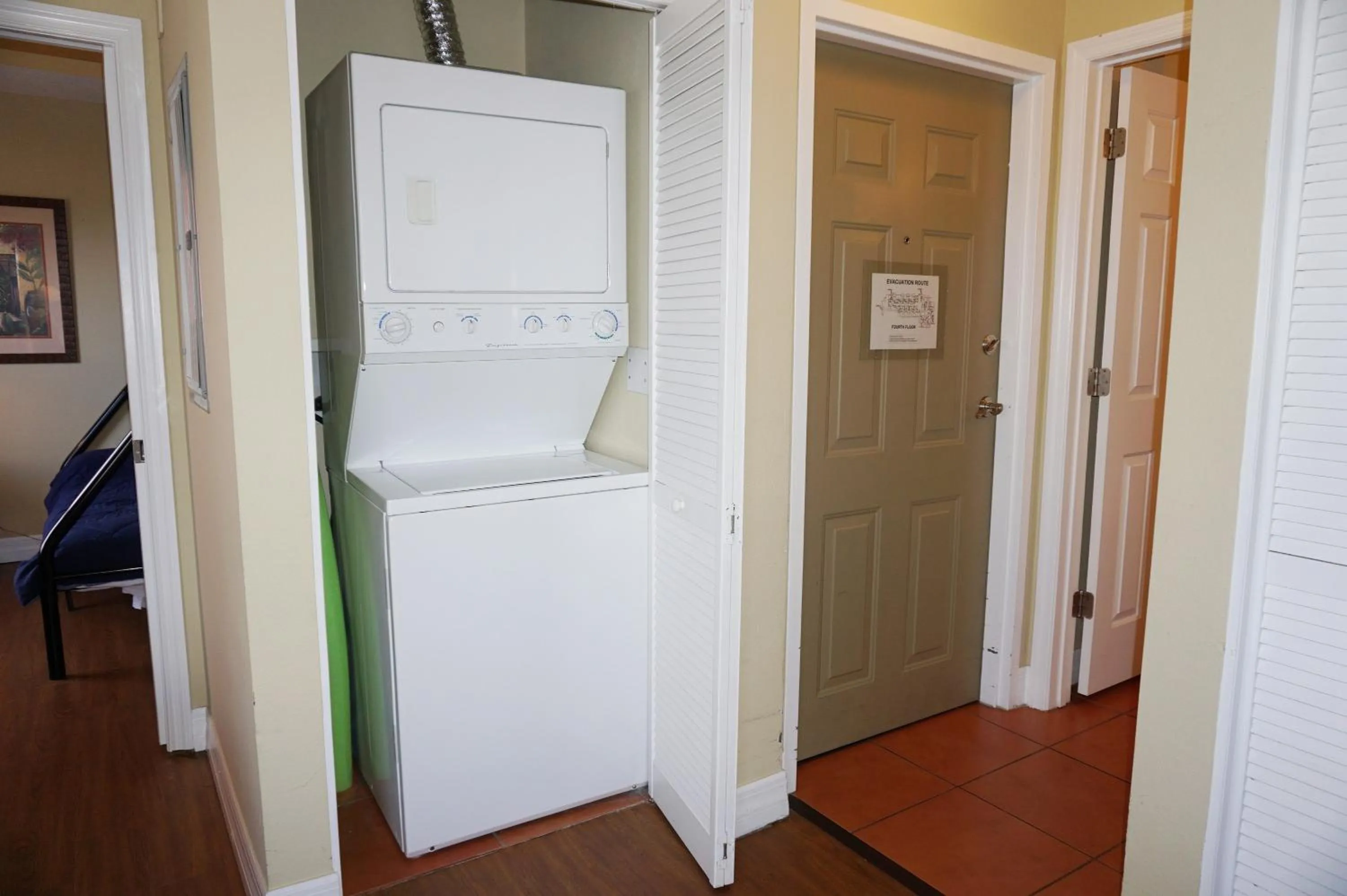 washing machine in Madeira Bay Resort II by Travel Resort Services