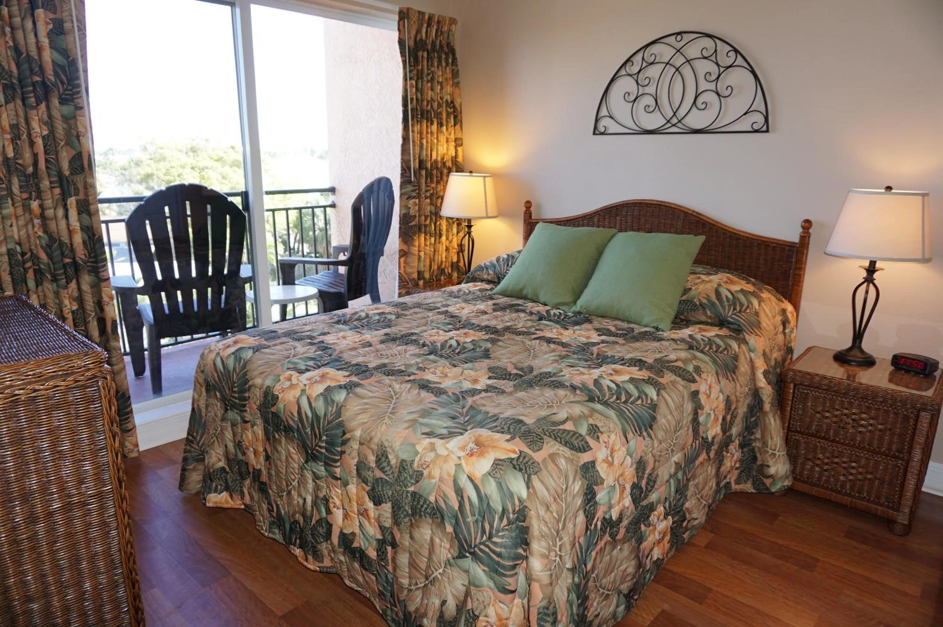 Bed in Madeira Bay Resort II by Travel Resort Services