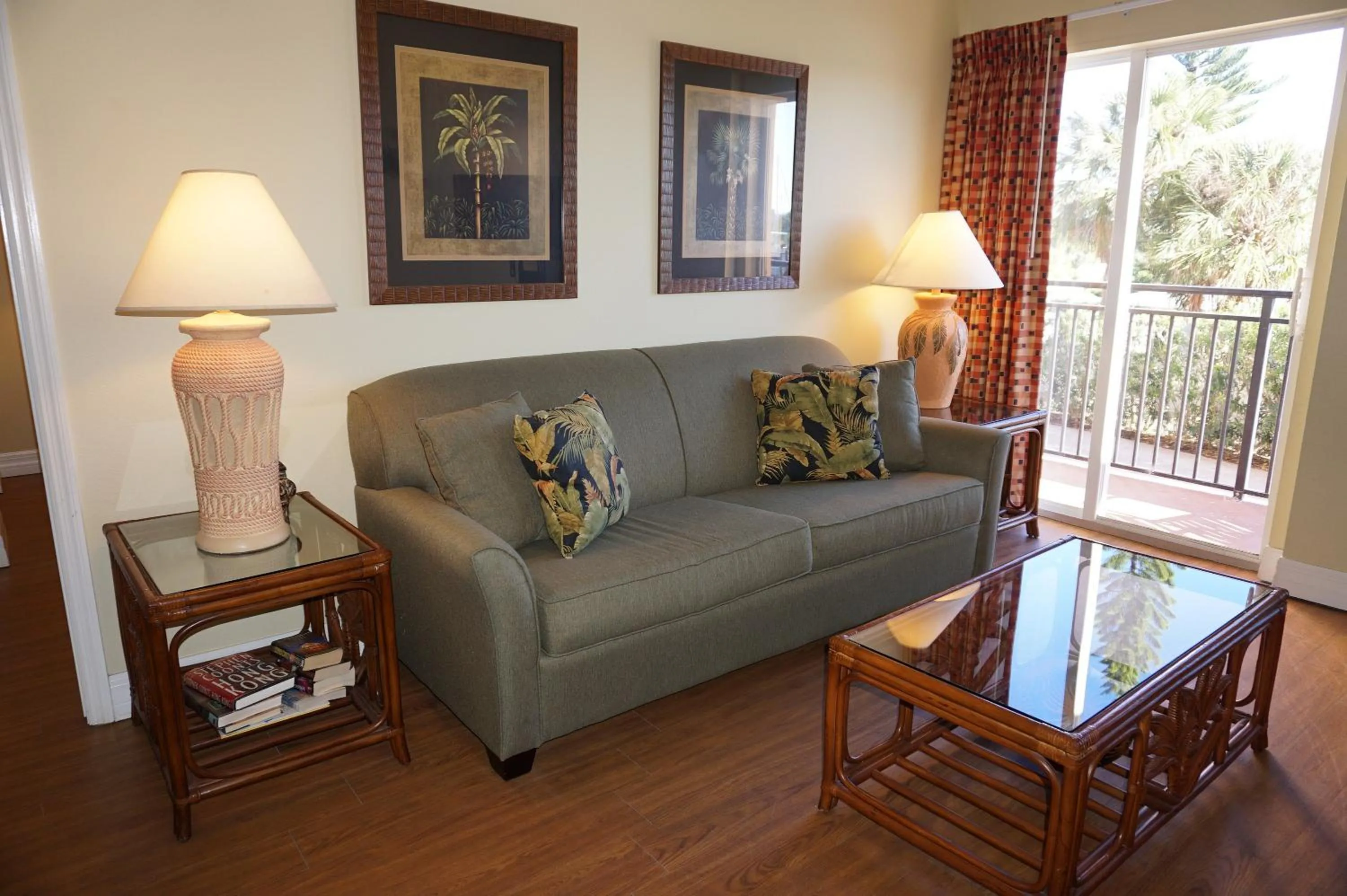 Living room in Madeira Bay Resort II by Travel Resort Services