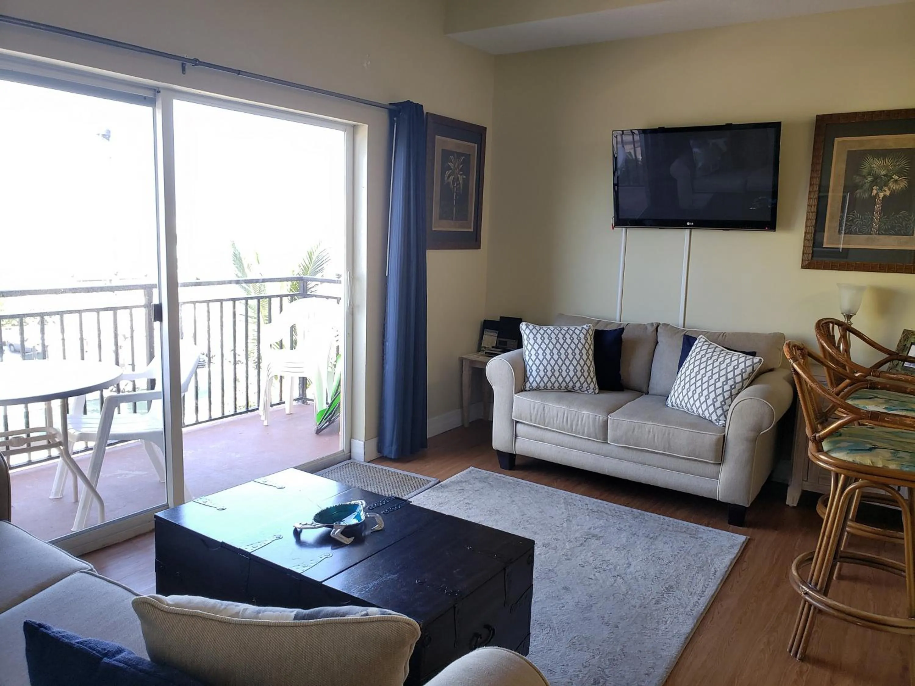 Living room in Madeira Bay Resort II by Travel Resort Services