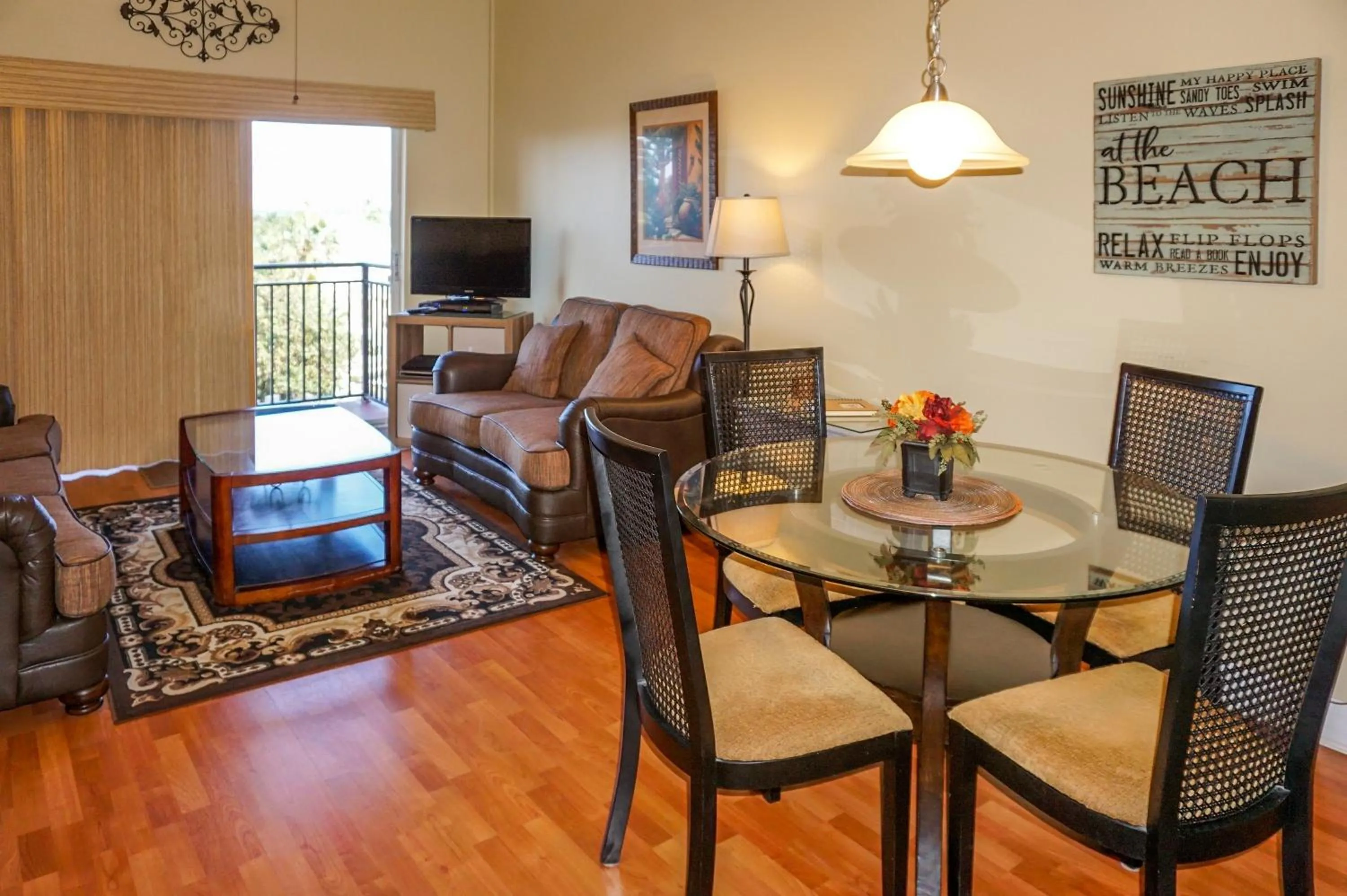 Dining area in Madeira Bay Resort II by Travel Resort Services