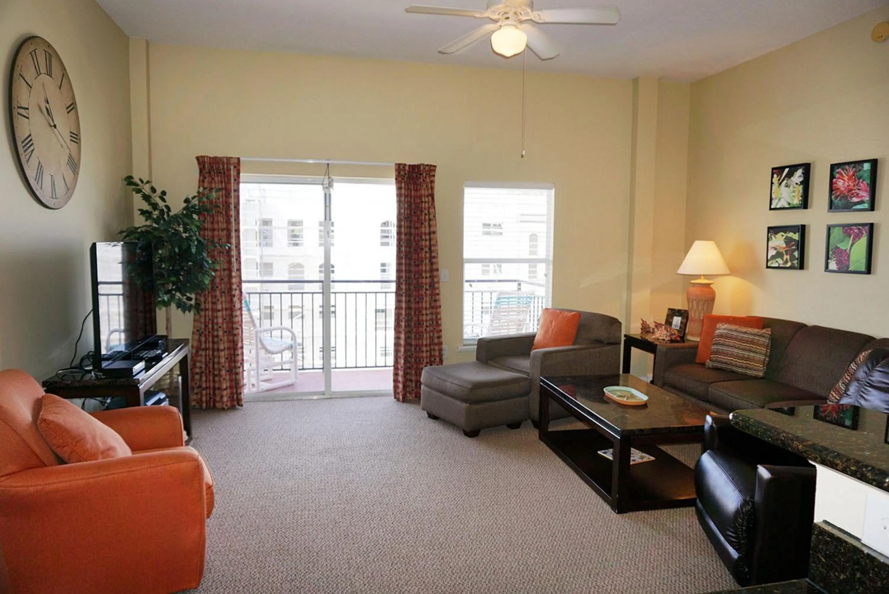 Living room in Madeira Bay Resort II by Travel Resort Services