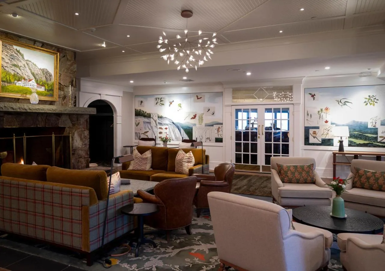 Lobby or reception in White Mountain Hotel and Resort