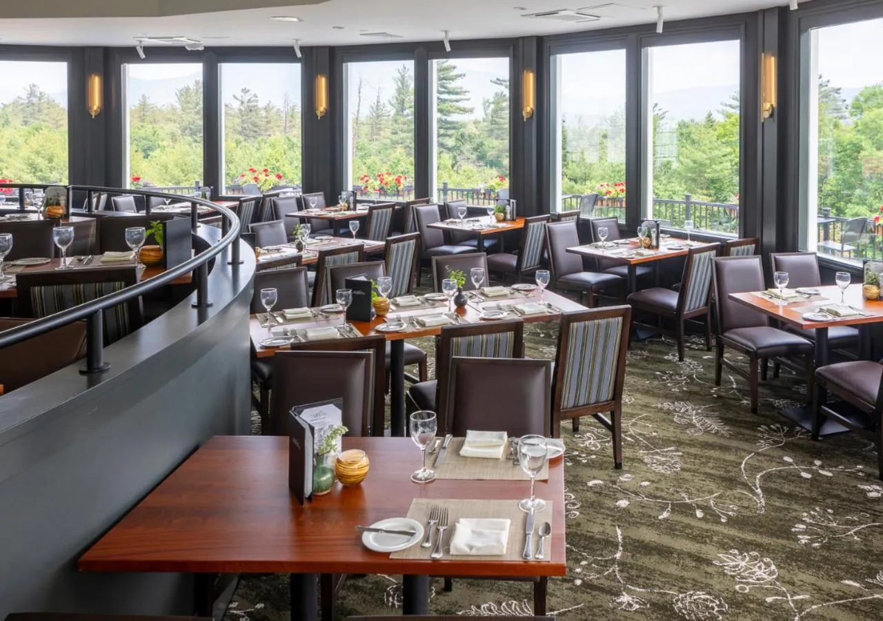 Restaurant/places to eat in White Mountain Hotel and Resort