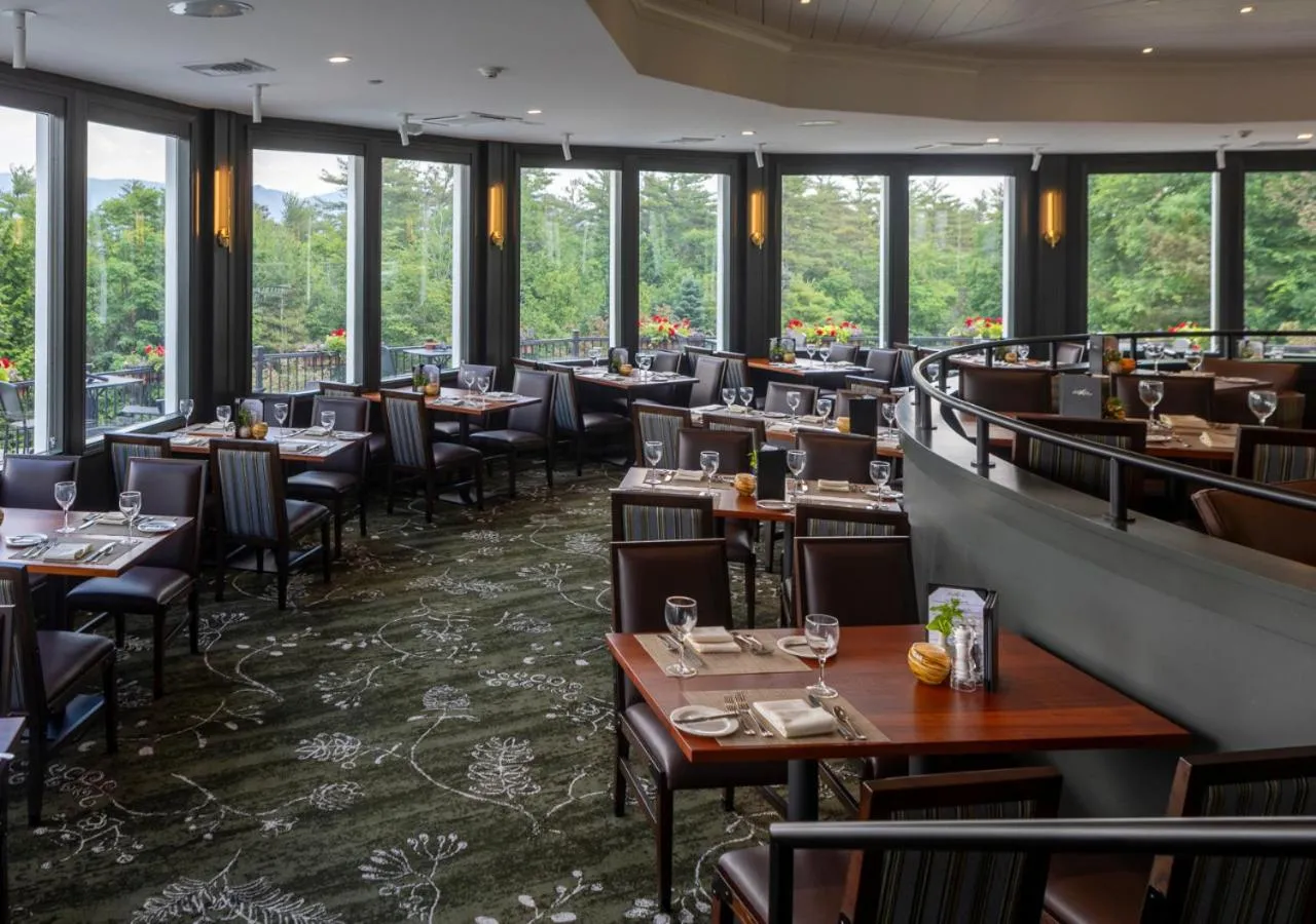 Restaurant/places to eat in White Mountain Hotel and Resort