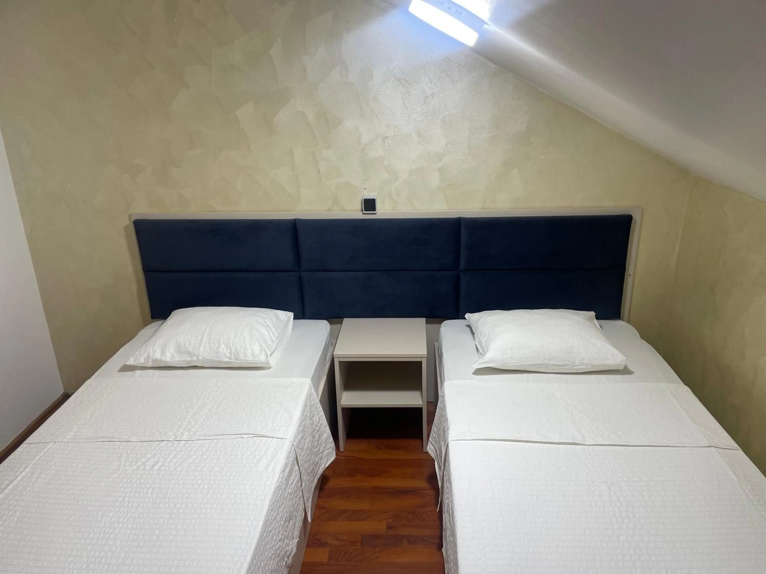 Bedroom in KM 80 Restaurant & Hotel