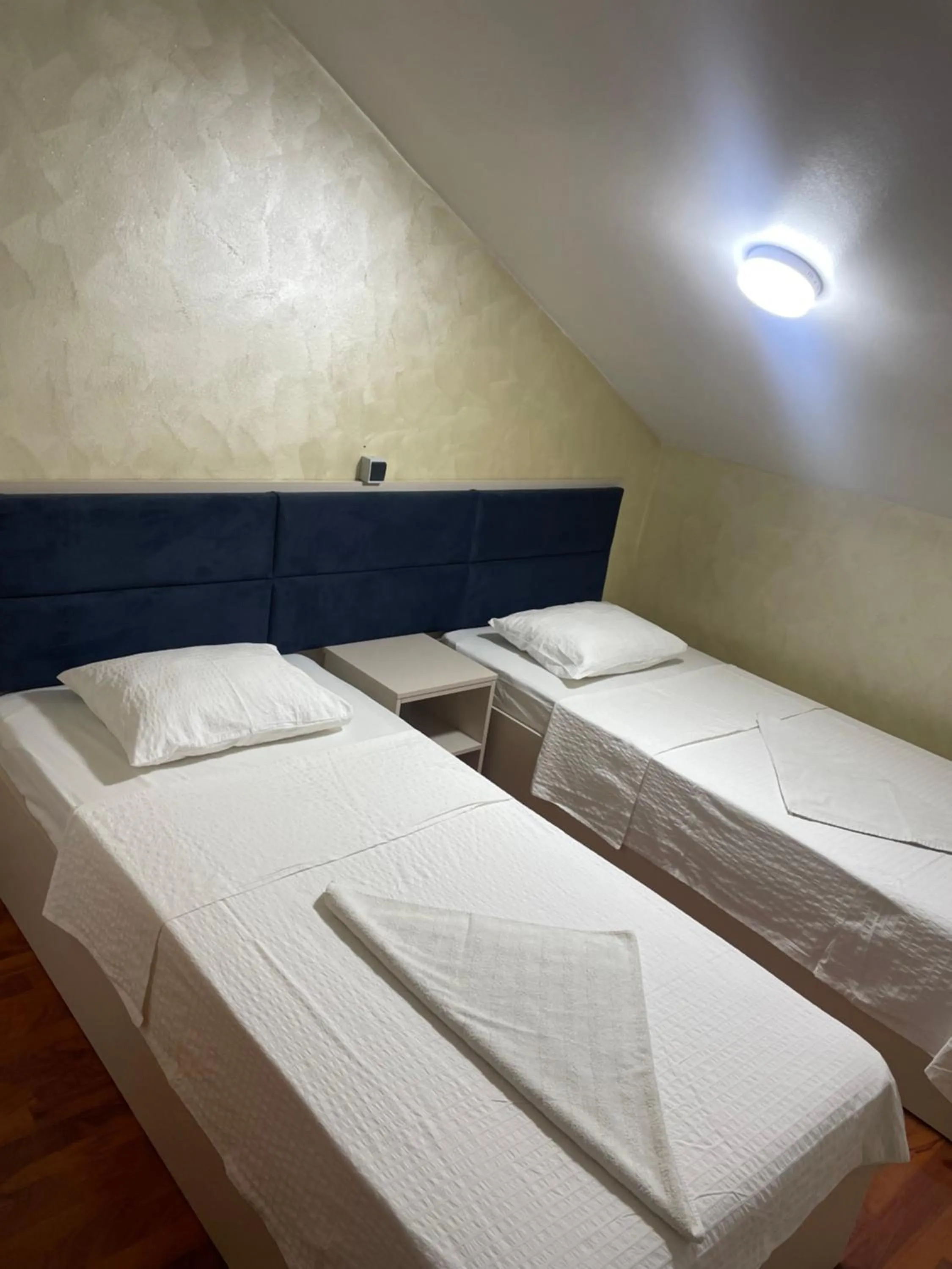 Bedroom in KM 80 Restaurant & Hotel