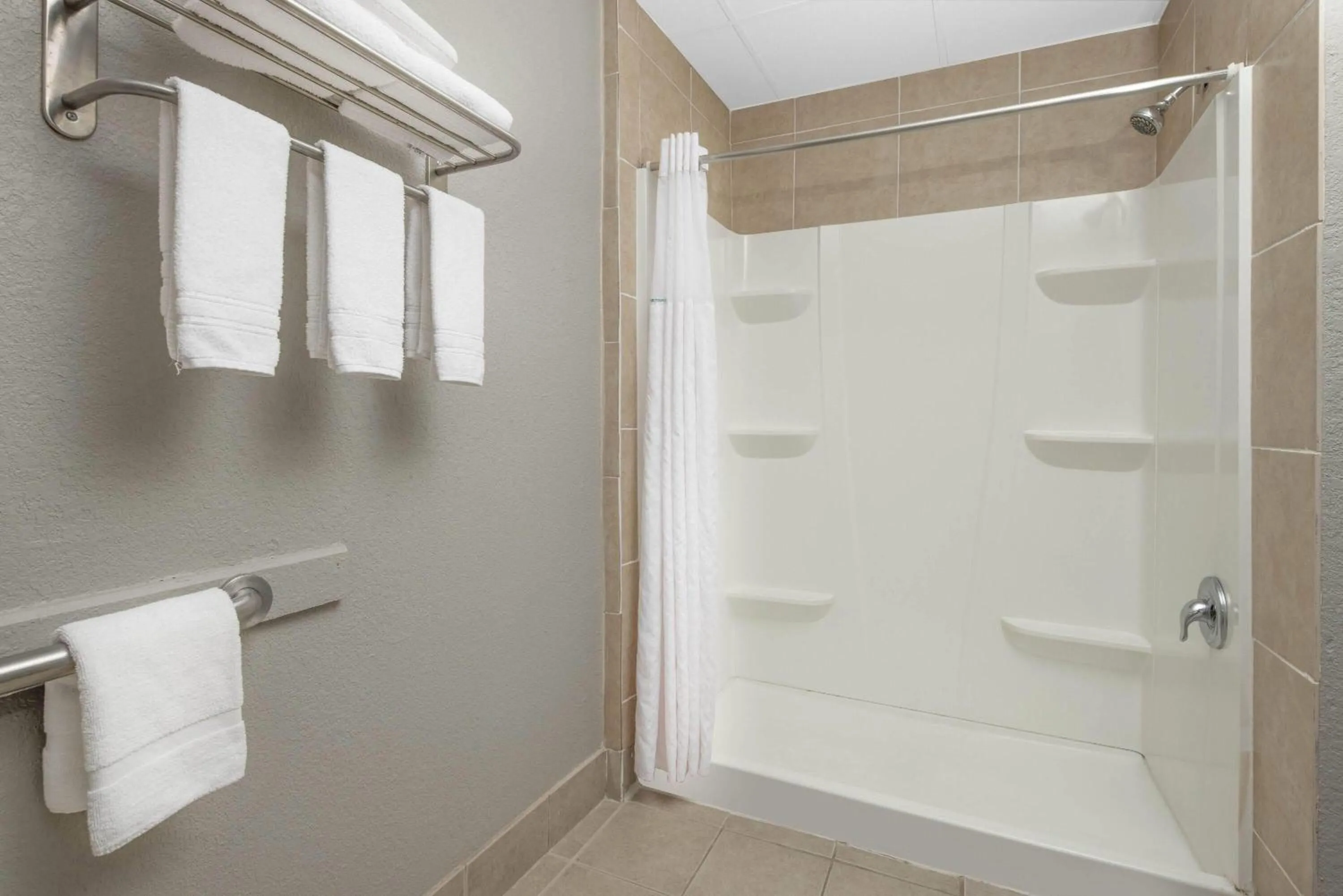 Shower in Baymont by Wyndham Pooler/Savannah