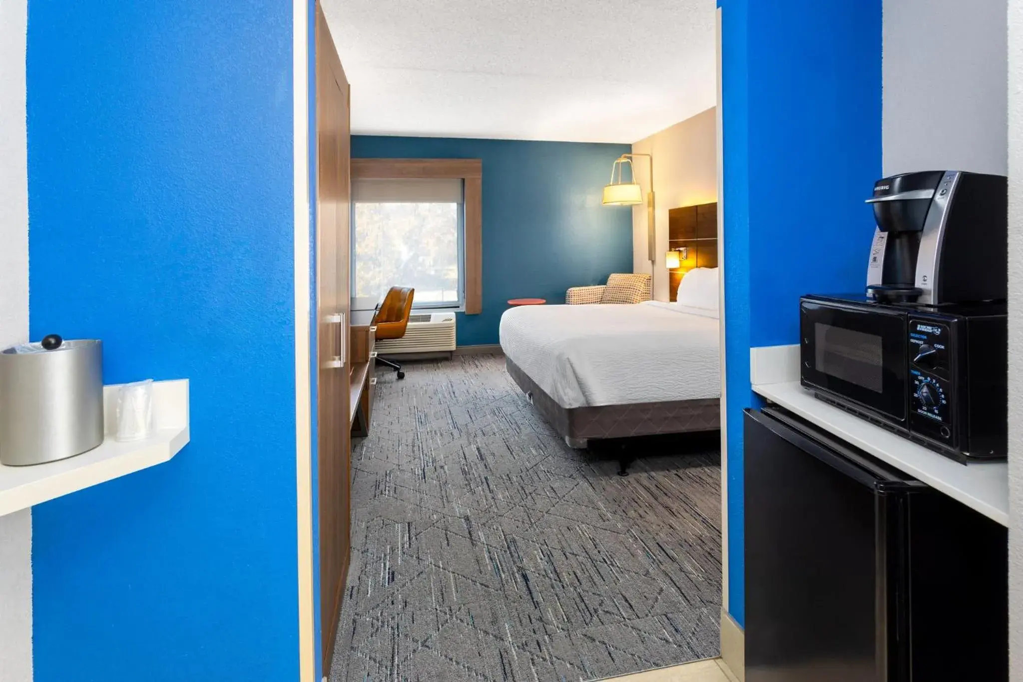 Standard King Room - Mobility Accessible in Holiday Inn Express - New Albany Standard King Room - Mobility Accessible in Holiday Inn Express - New Albany