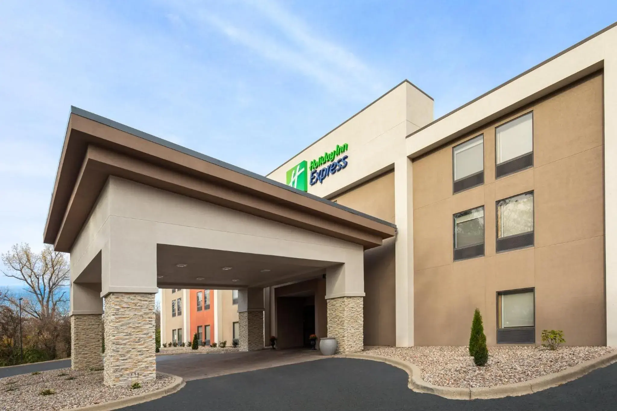 Property building in Holiday Inn Express - New Albany Property building in Holiday Inn Express - New Albany