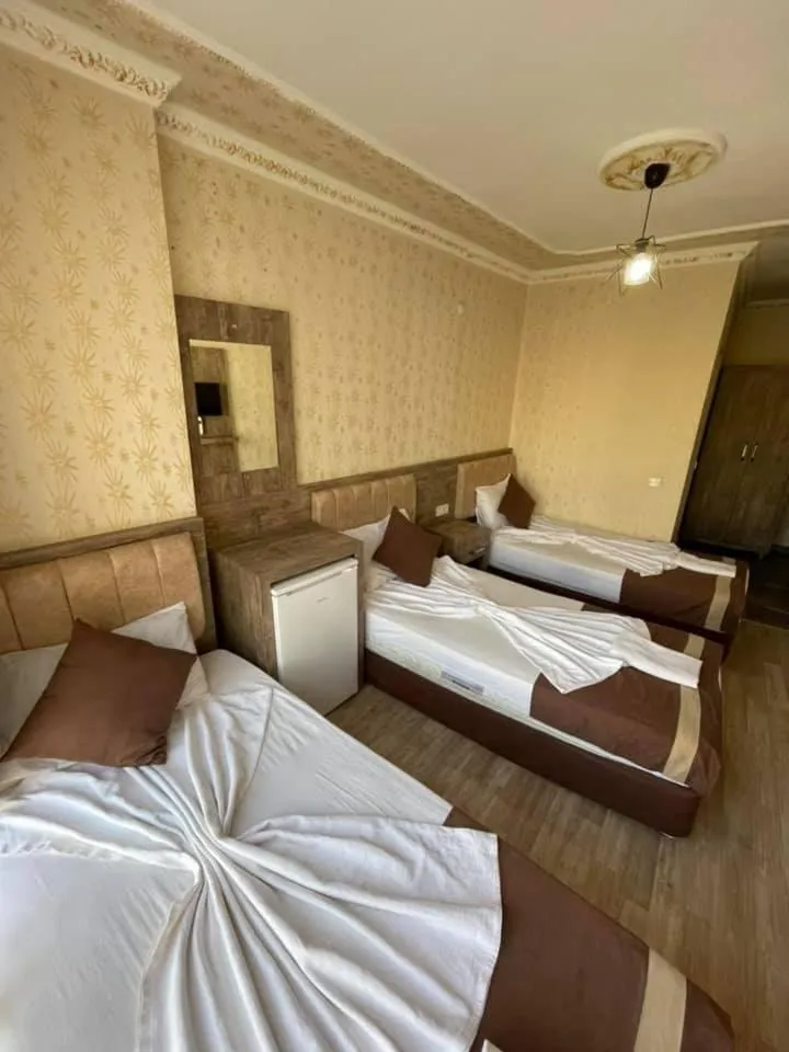 Bed in Özgür Hotel