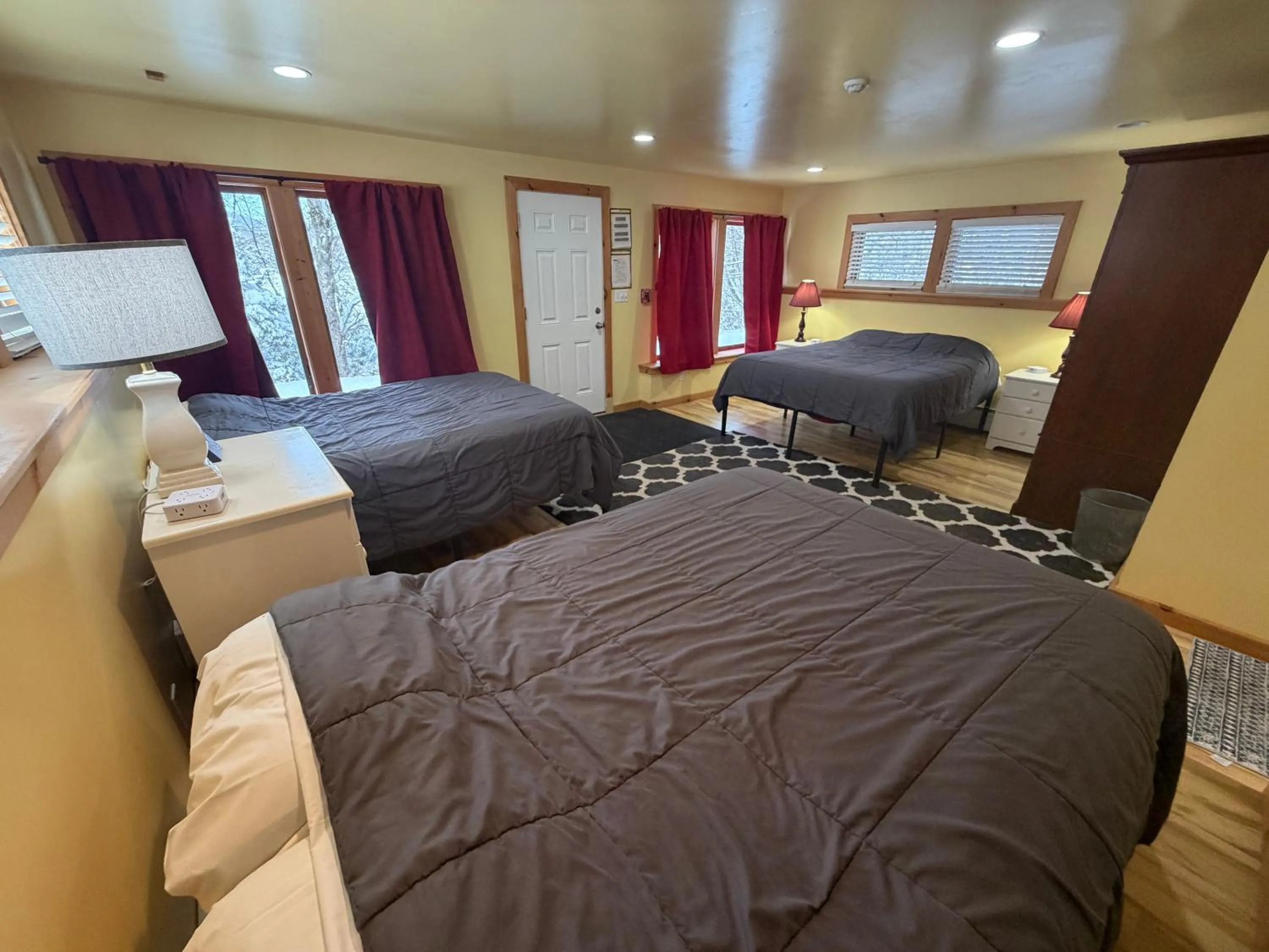 Bed in Mountain Sports Inn