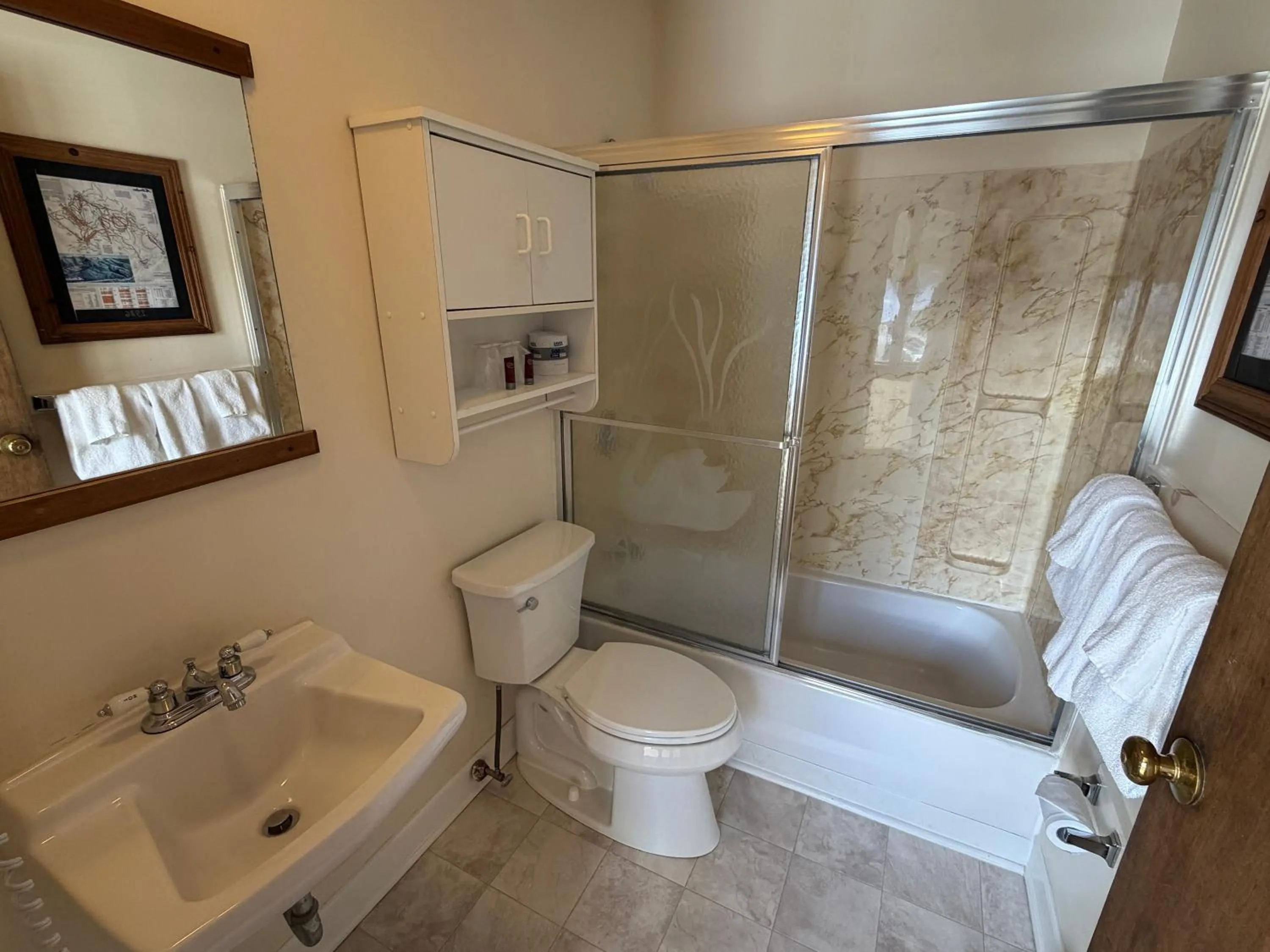 Shower in Mountain Sports Inn