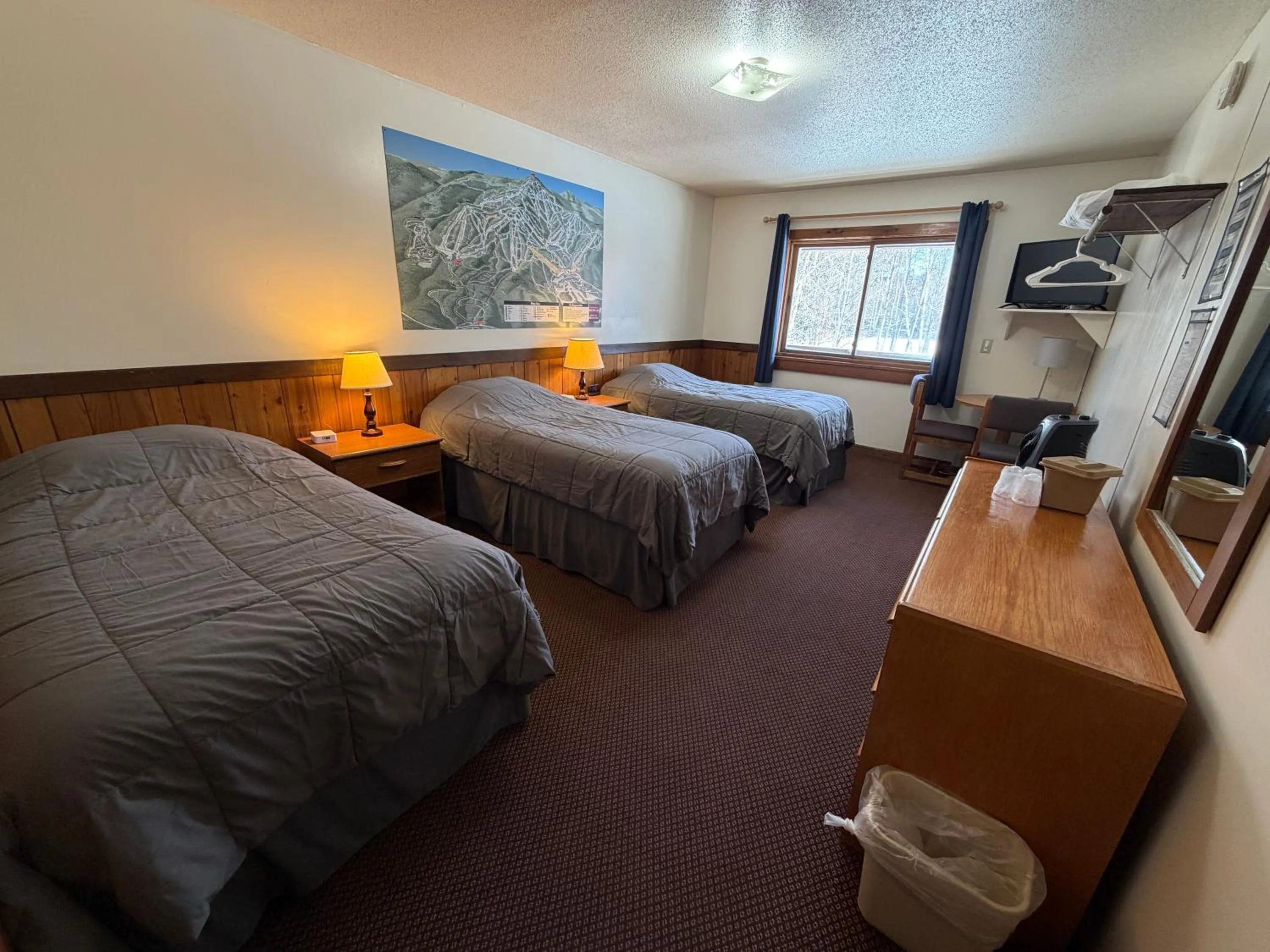 Bed in Mountain Sports Inn