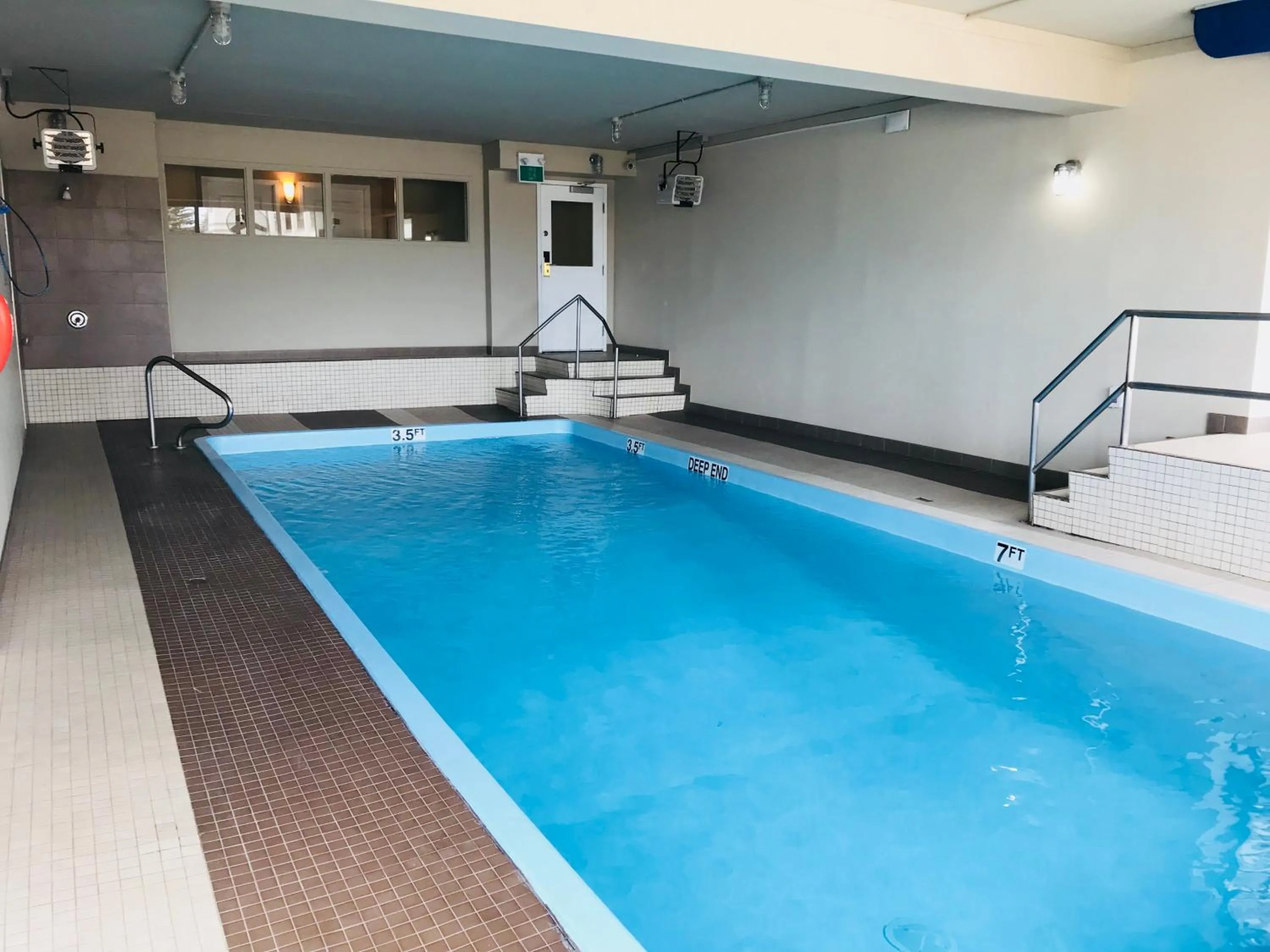 Swimming pool in BA Hotel