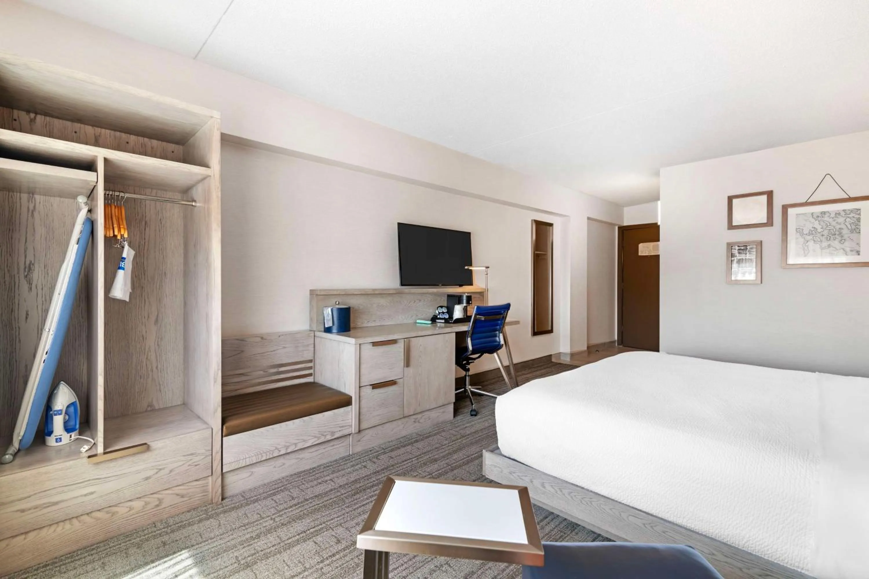 Bedroom, Bed in Best Western Plus Landmark Inn