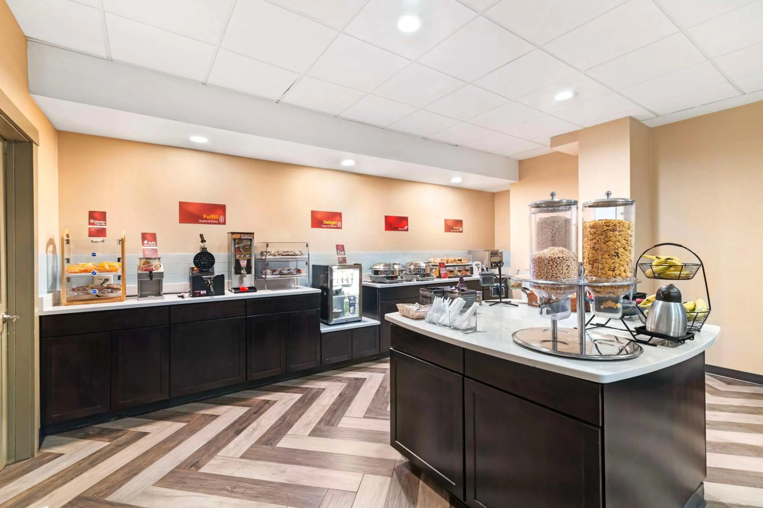 Breakfast in Best Western Plus Landmark Inn