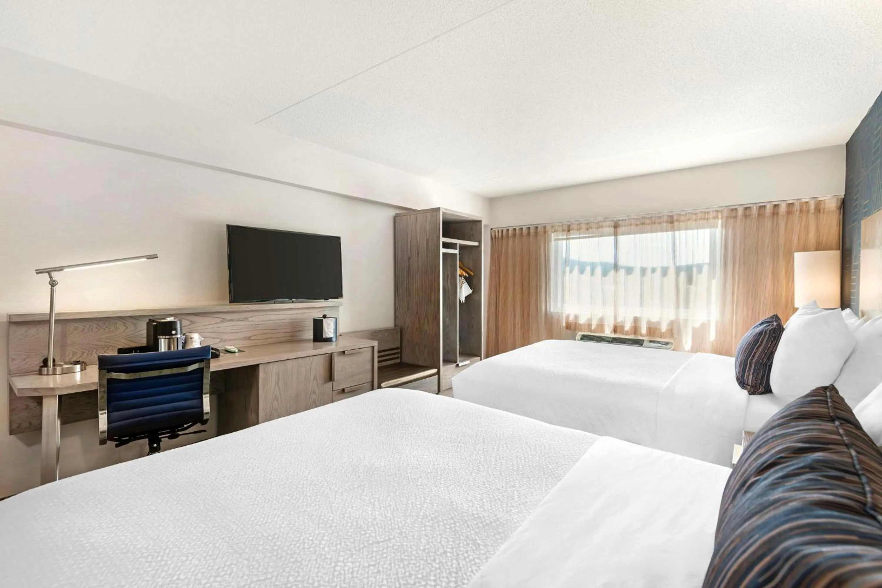 Bedroom, Bed in Best Western Plus Landmark Inn