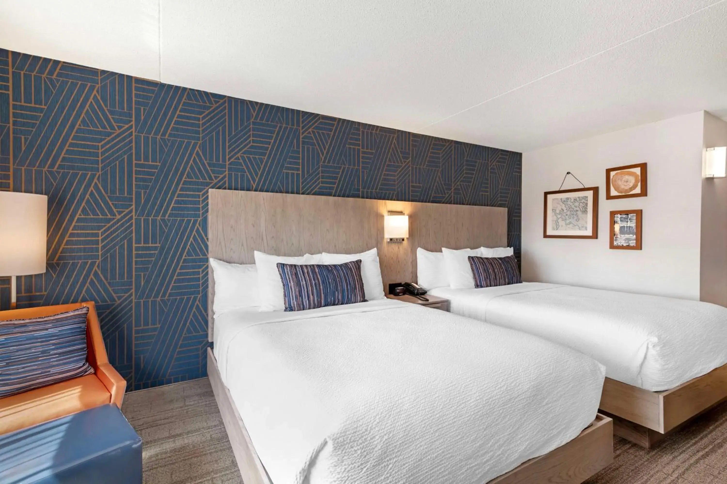 Queen Room with Two Queen Beds in Best Western Plus Landmark Inn Queen Room with Two Queen Beds in Best Western Plus Landmark Inn